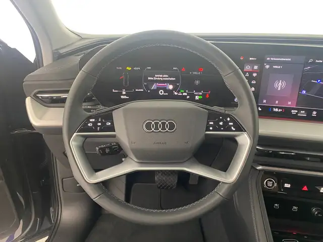 Audi Q5 view 13
