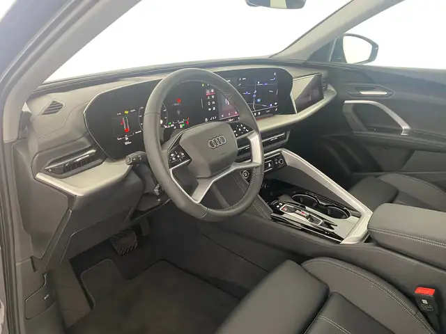 Audi Q5 view 8