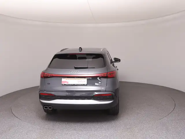 Audi Q5 view 6