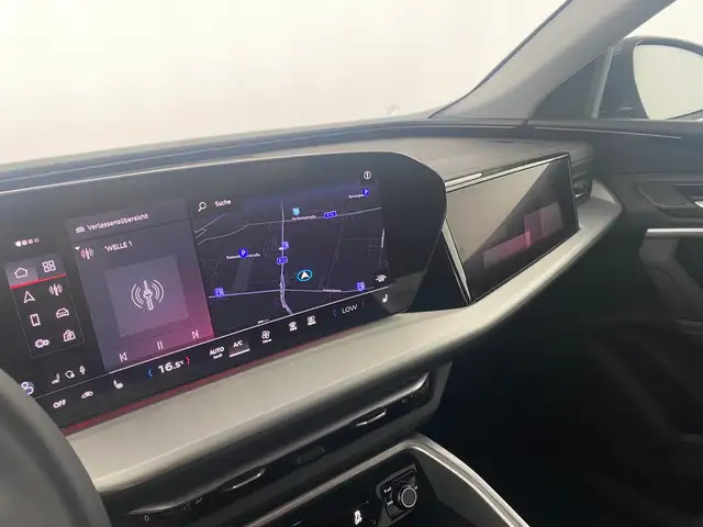 Audi Q5 view 9