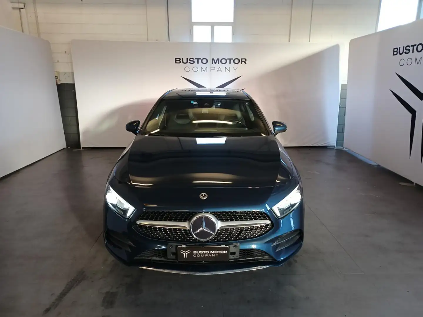 Mercedes-Benz A 250 e Automatic hybrid Blu/Azzurro - 2