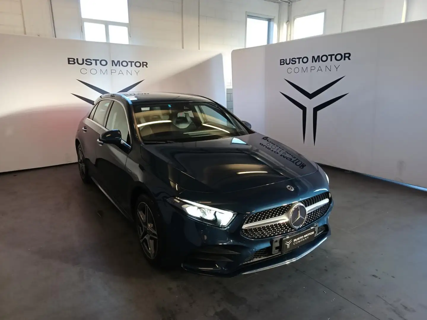 Mercedes-Benz A 250 e Automatic hybrid Blu/Azzurro - 1