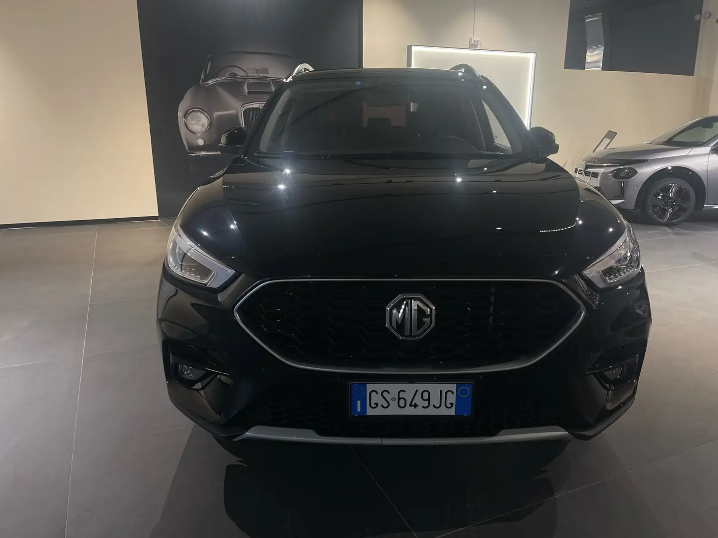 MG ZS 1.5 Luxury GPL Schwarz - 2
