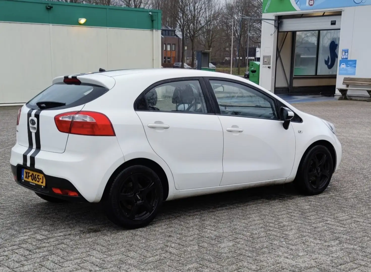 Kia Rio 1.4 CVVT Plus Pack Weiß - 2