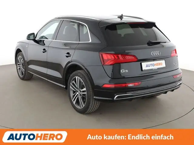 Audi Q5 view 4