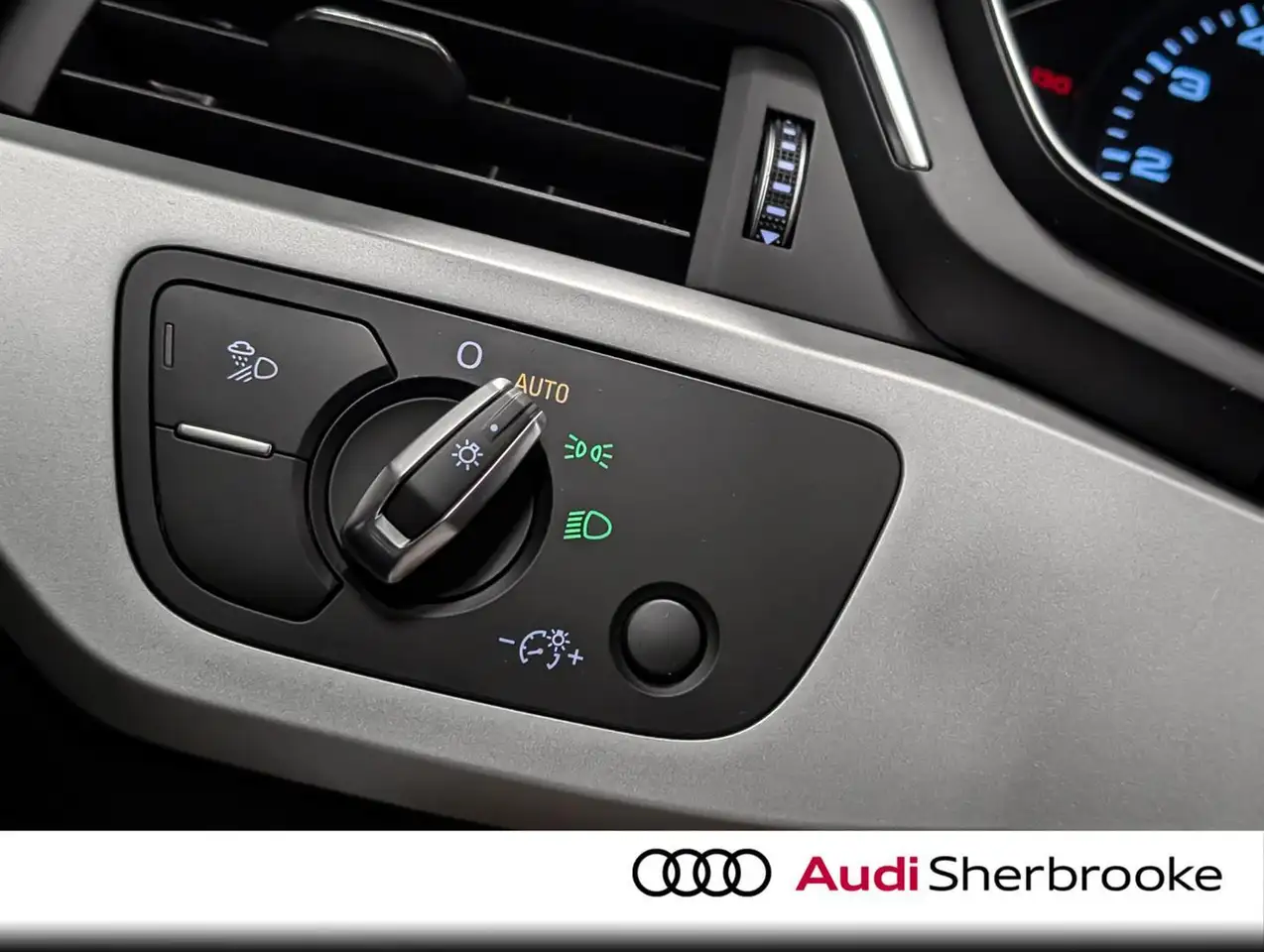 Audi A4 снимка Audi A4