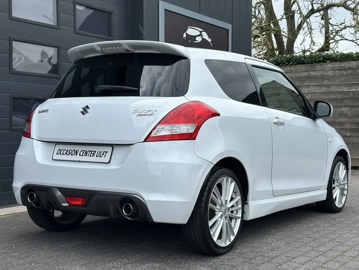 Suzuki Swift 1.6 SPORT EDITON / ECC / XENON / KEYLESS GO .... Wit - 2