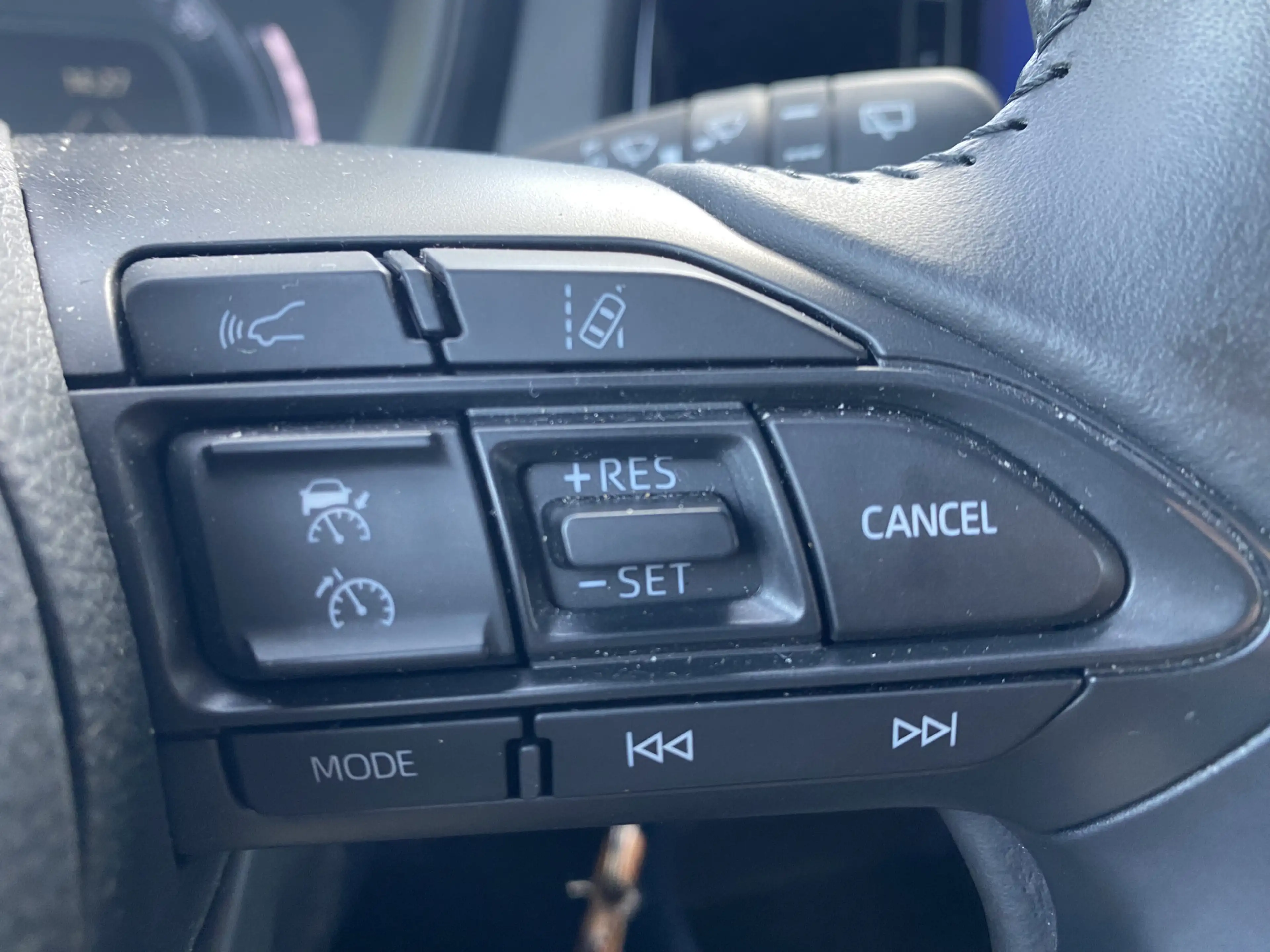 Toyota Aygo X 1.0 VVT-i MT Team D Bi Tone Apple Carplay Android — photo 13