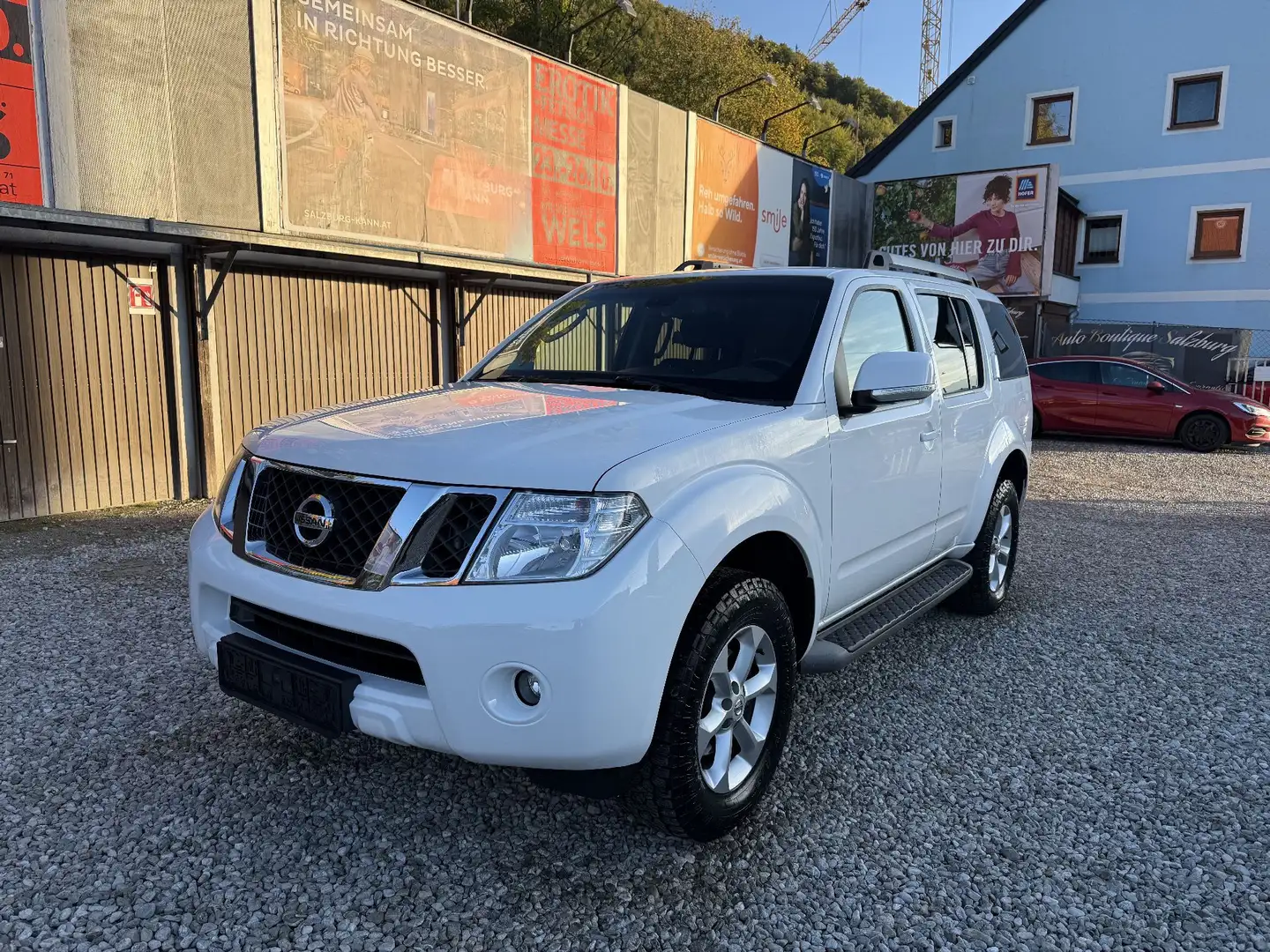 Nissan Pathfinder 2.5 dCi SE Weiß - 1