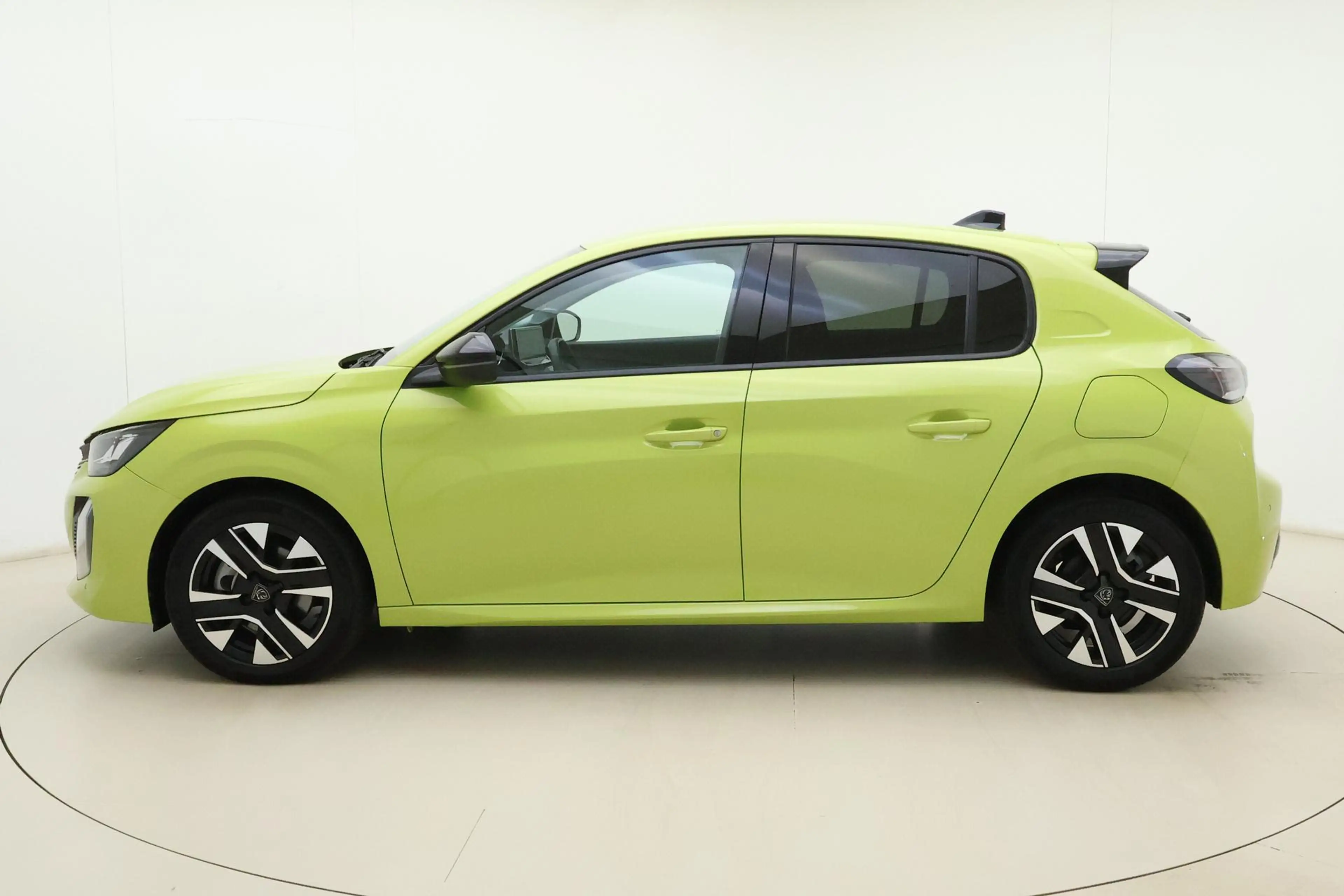 Peugeot 208 1.2 Hybrid 110 e-DCS6 Allure | Lichtmetalen velgen — photo 5