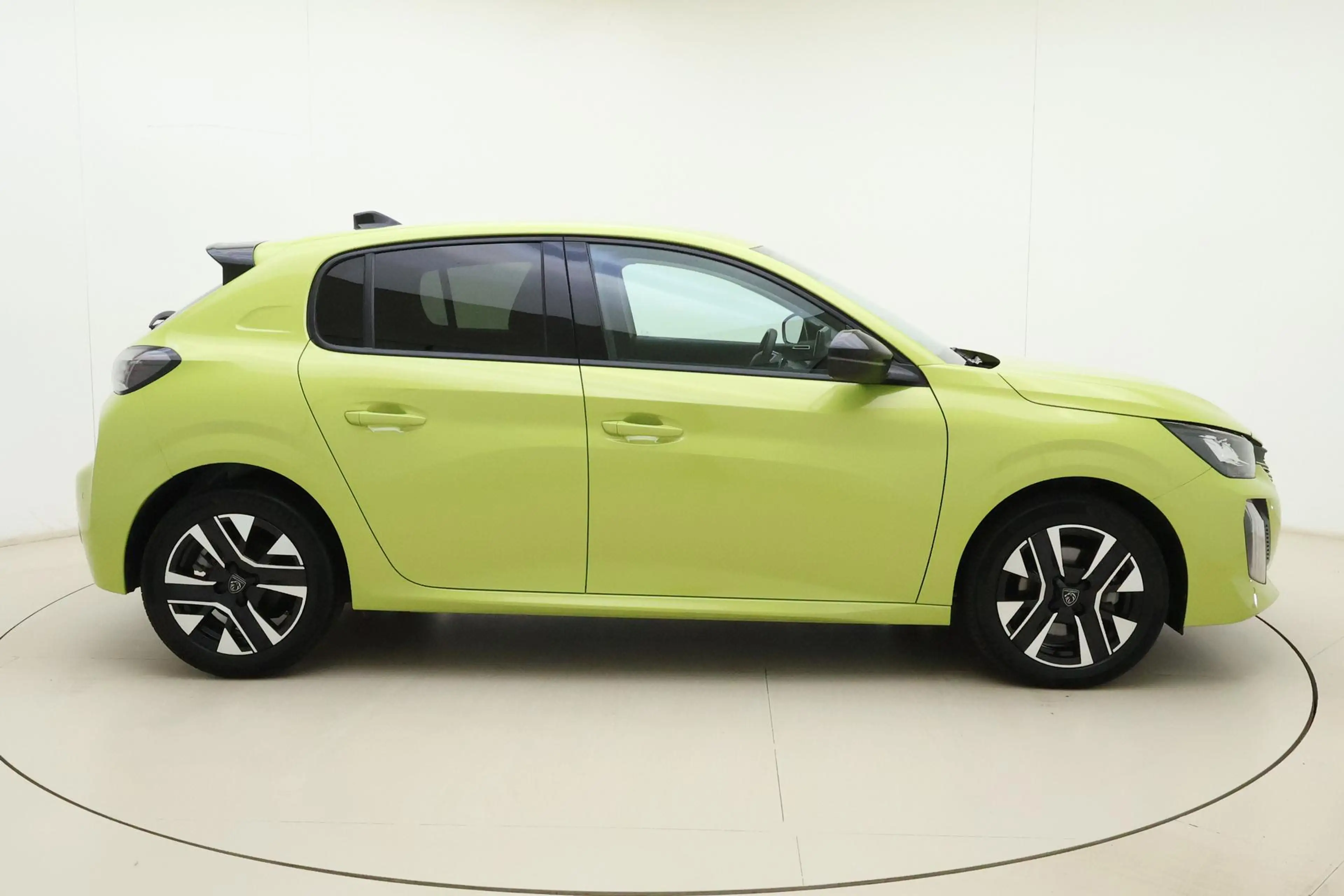 Peugeot 208 1.2 Hybrid 110 e-DCS6 Allure | Lichtmetalen velgen — photo 9