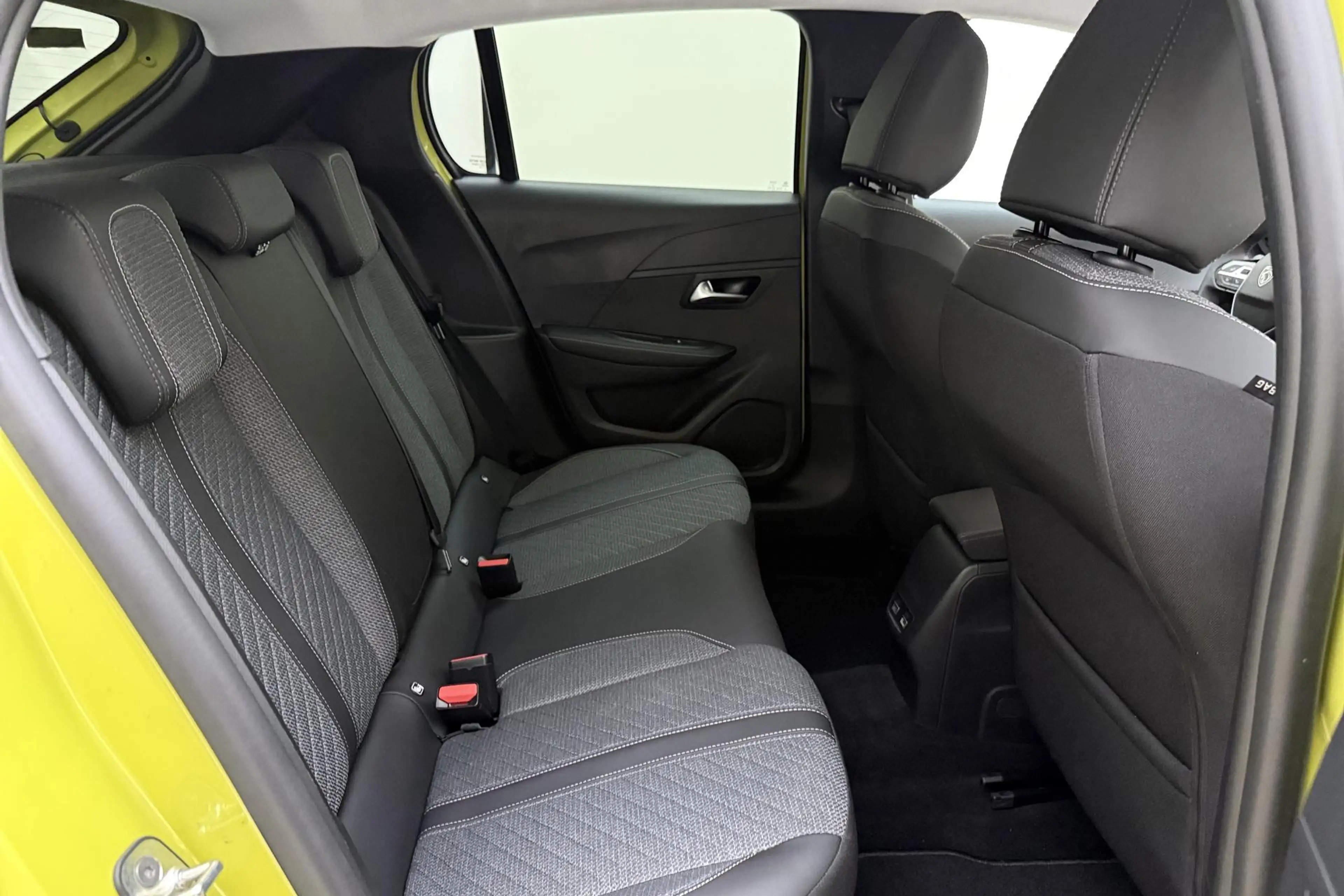 Peugeot 208 1.2 Hybrid 110 e-DCS6 Allure | Lichtmetalen velgen — photo 12