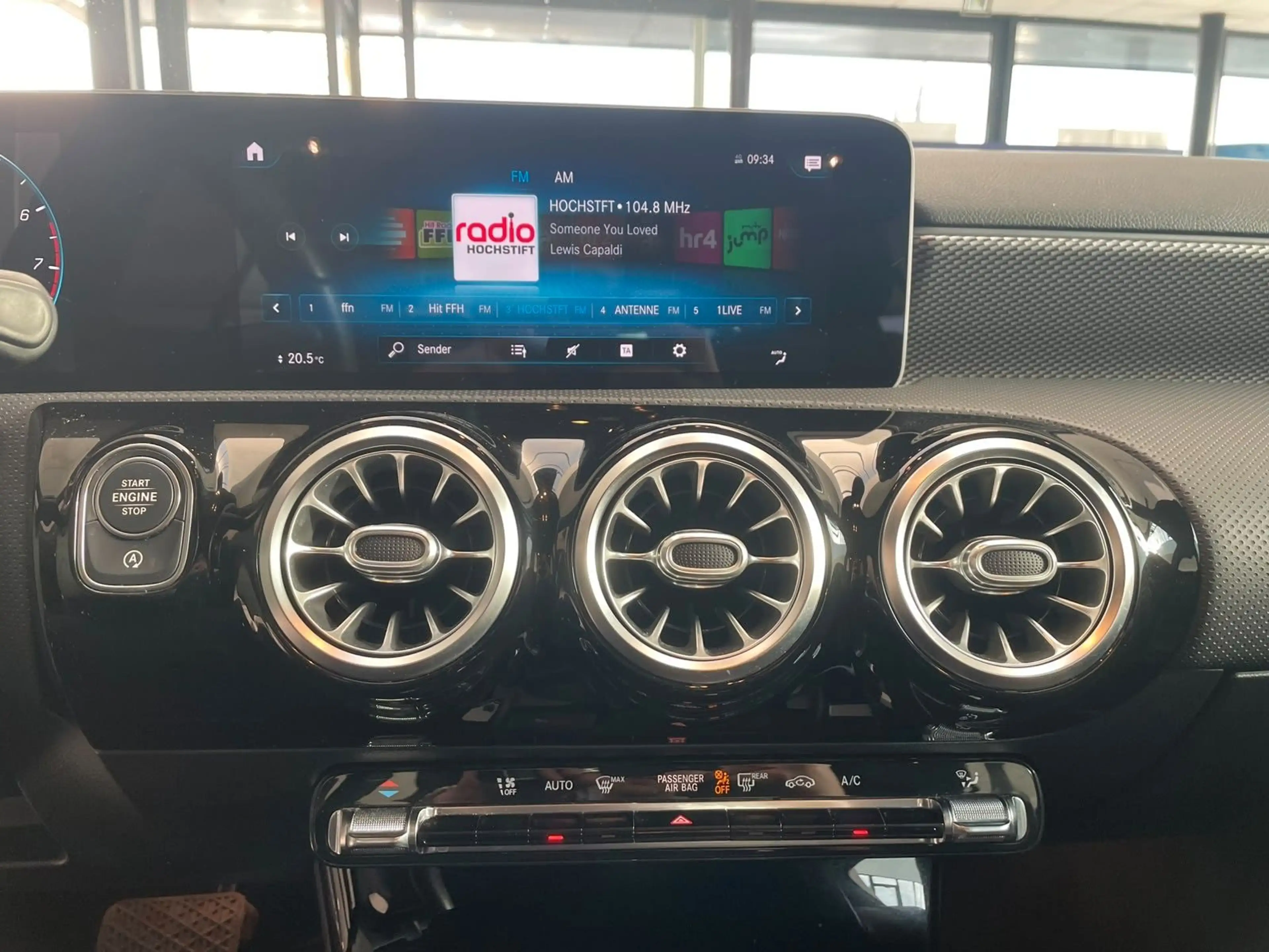 Mercedes-Benz A 180 Progressive MBUX LED Kamera PDC — photo 12