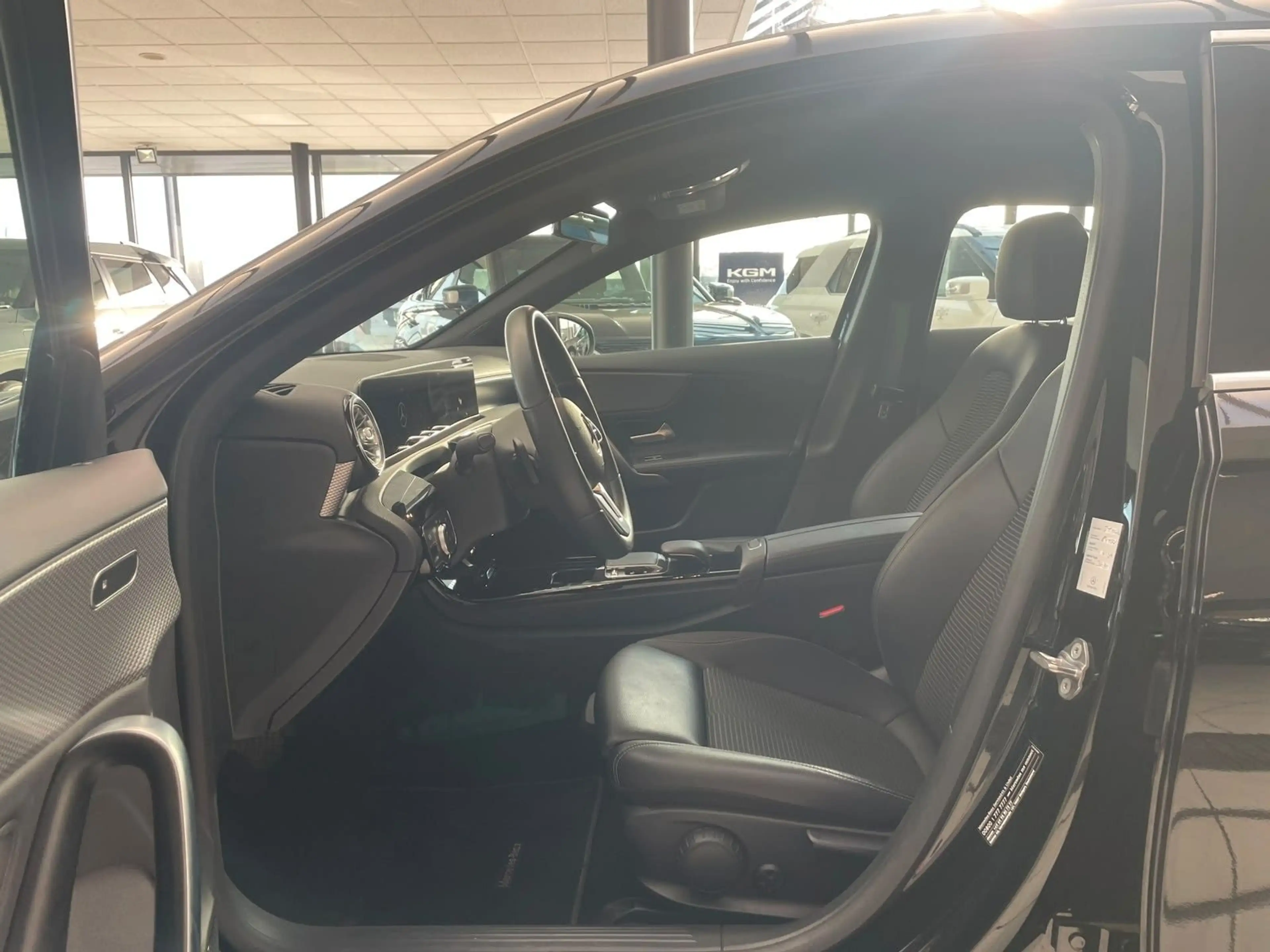 Mercedes-Benz A 180 Progressive MBUX LED Kamera PDC — photo 4
