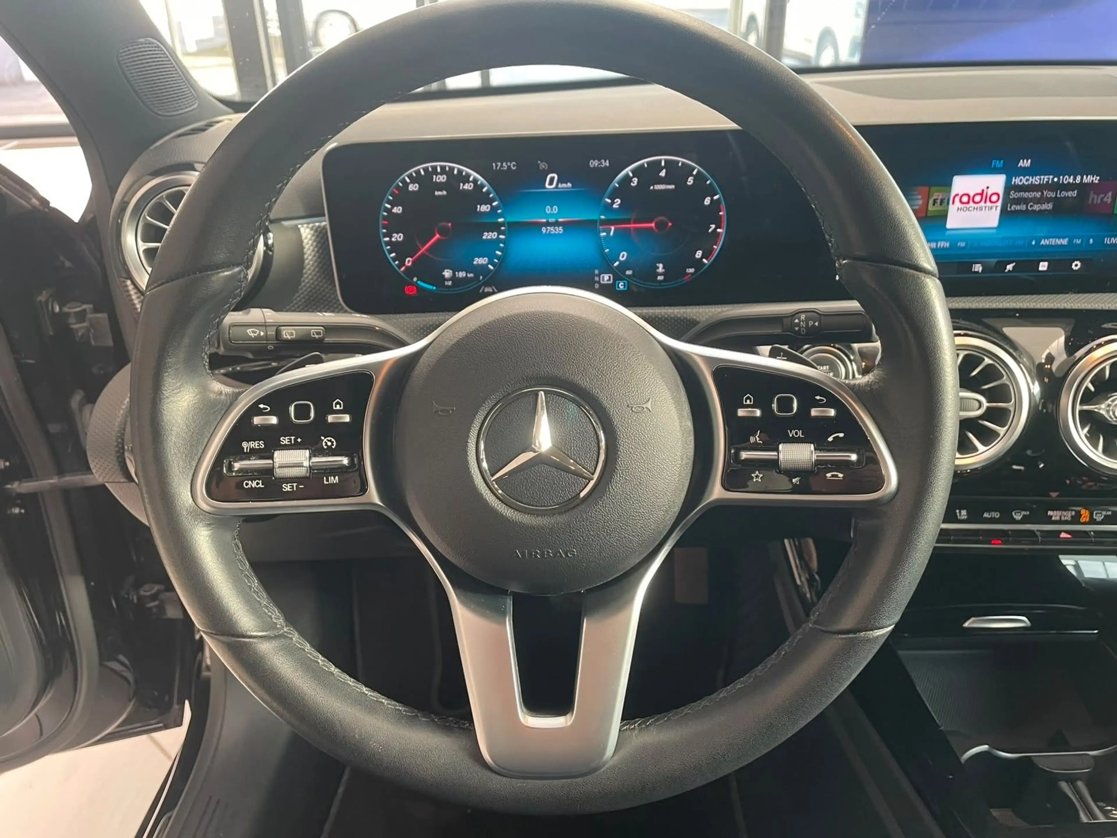 Mercedes-Benz A 180 Progressive MBUX LED Kamera PDC — photo 8