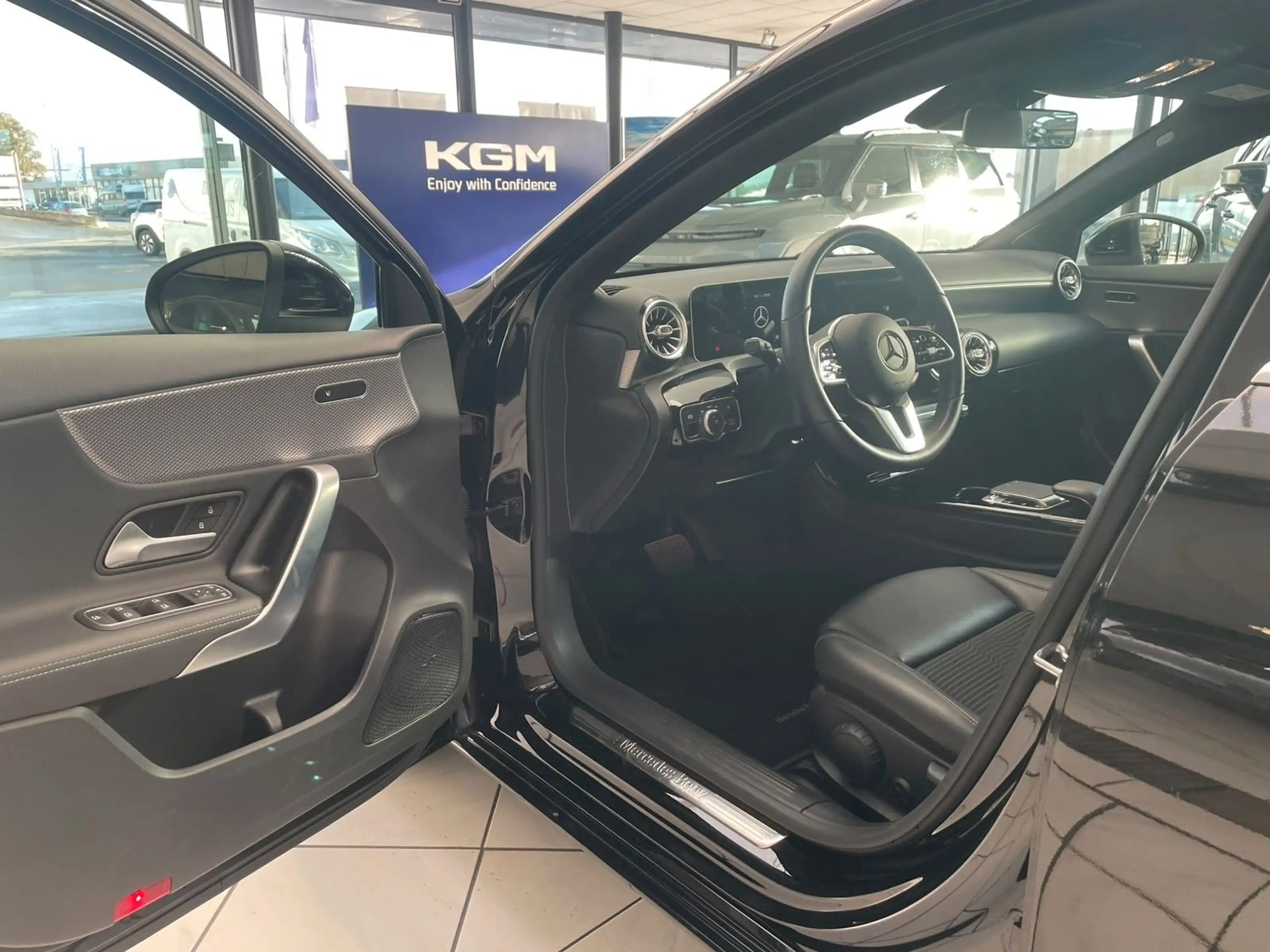 Mercedes-Benz A 180 Progressive MBUX LED Kamera PDC — photo 6