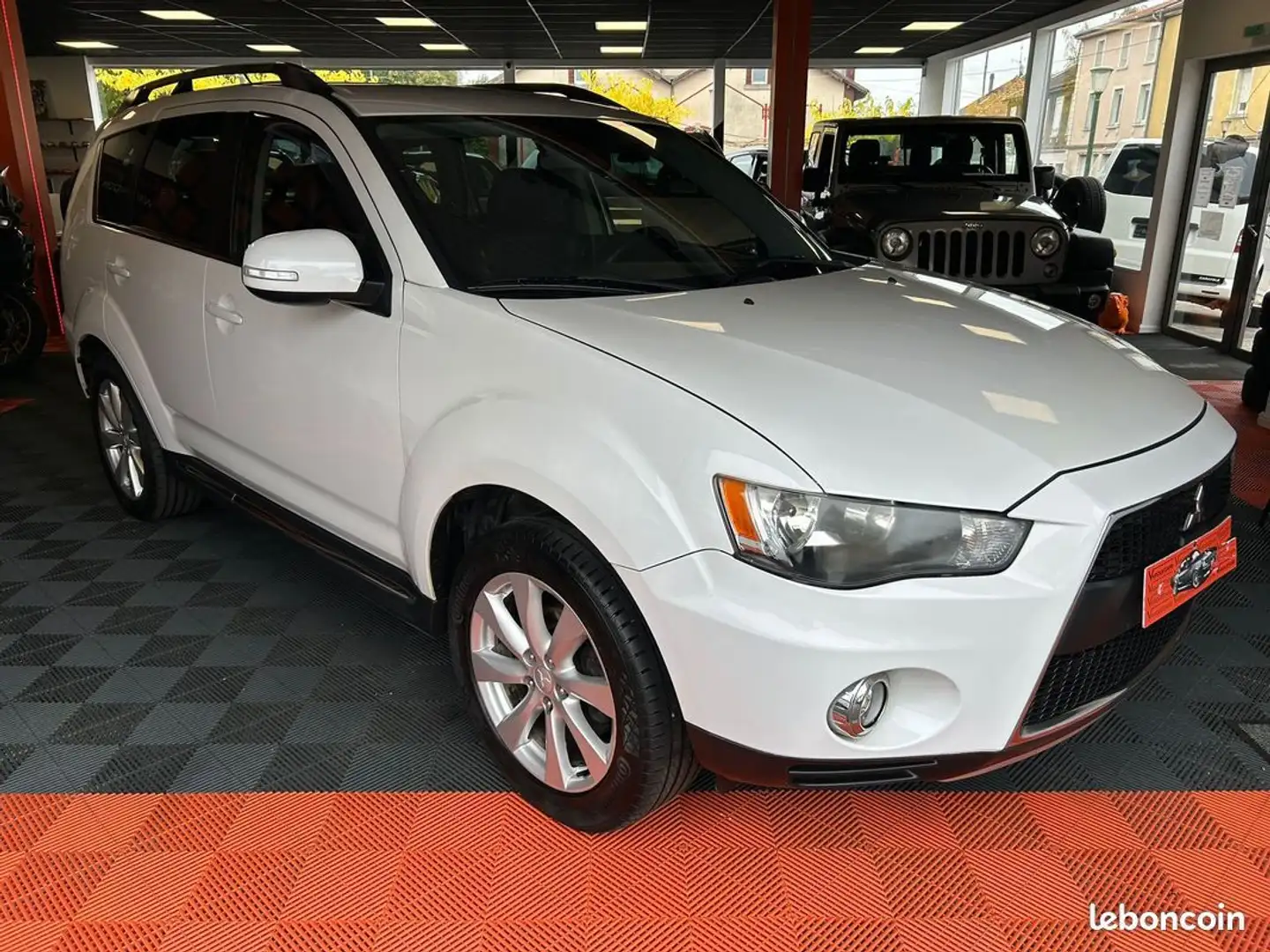 Mitsubishi Outlander 4x4 2.2 DI-D 16V 140 cv Garantie 12 mois Blanc - 1