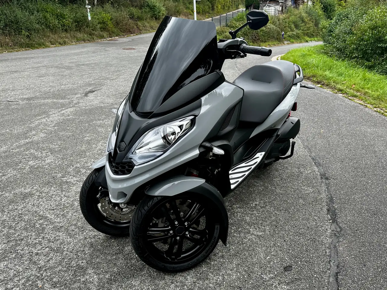 Piaggio MP3 300