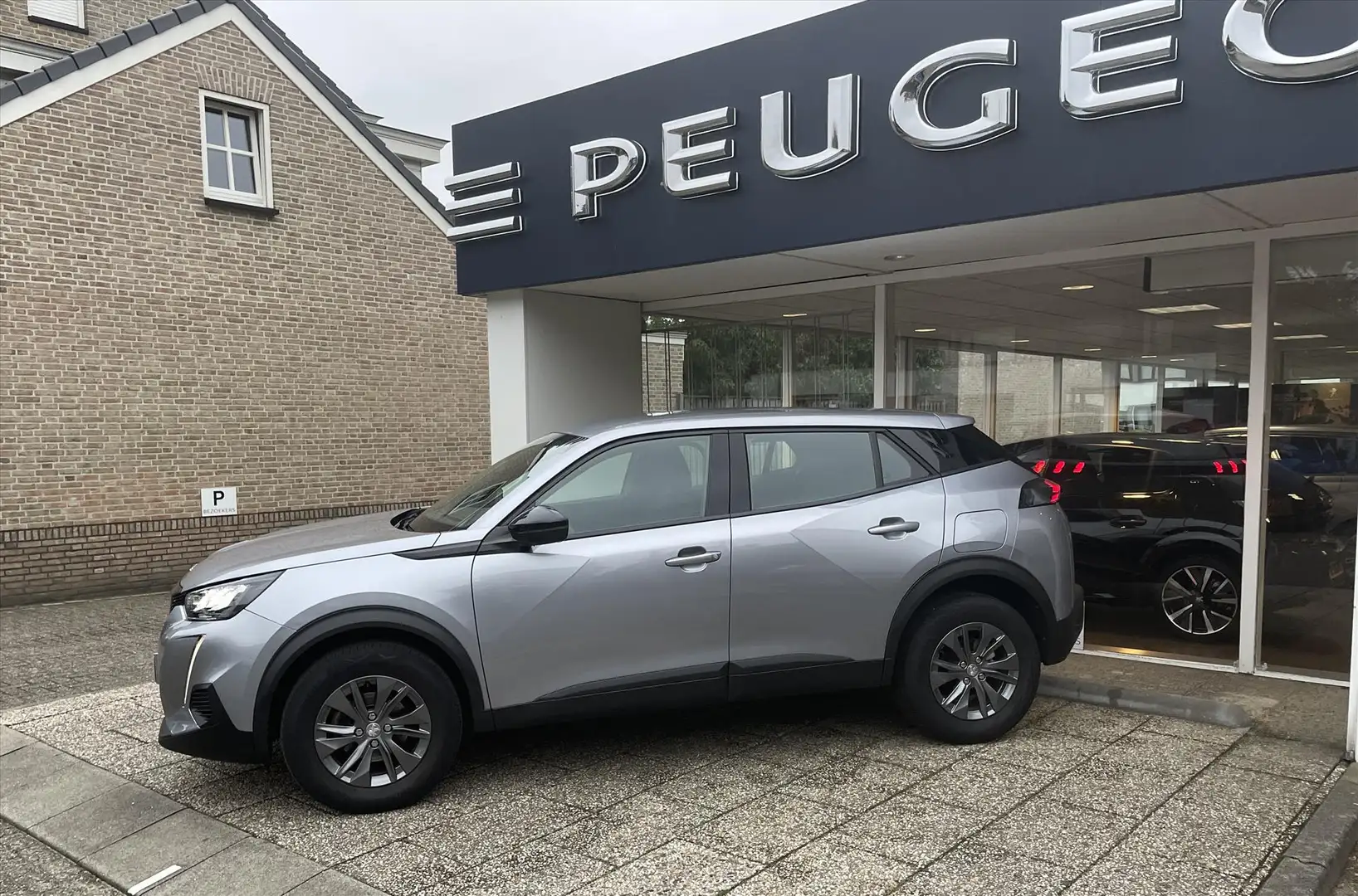 Peugeot 2008 1.2 Puretech 130pk Grijs - 2