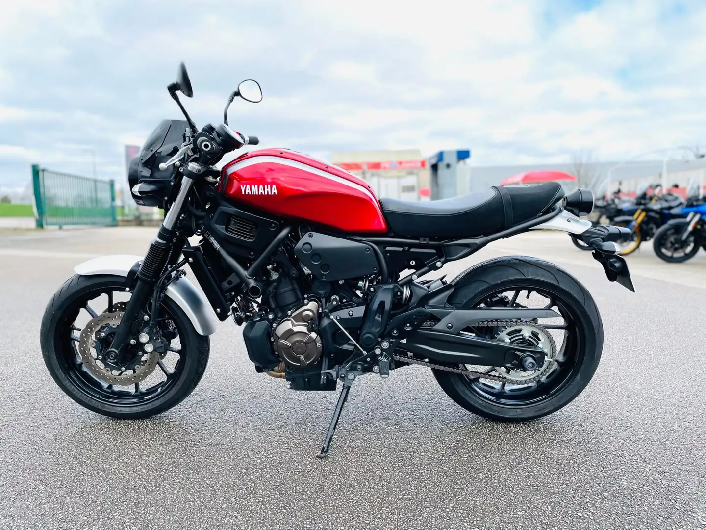 Yamaha XSR 700 Rouge - 2