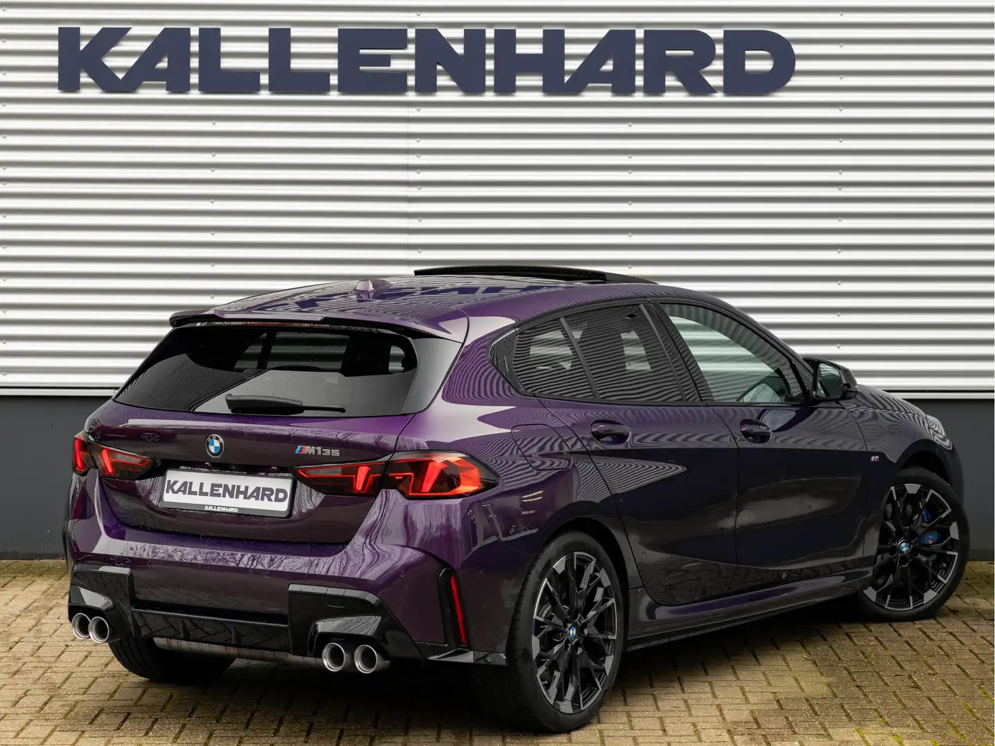 BMW 135 1-serie M135 xDrive - Pano - Driving Ass - Harman Mauve - 2