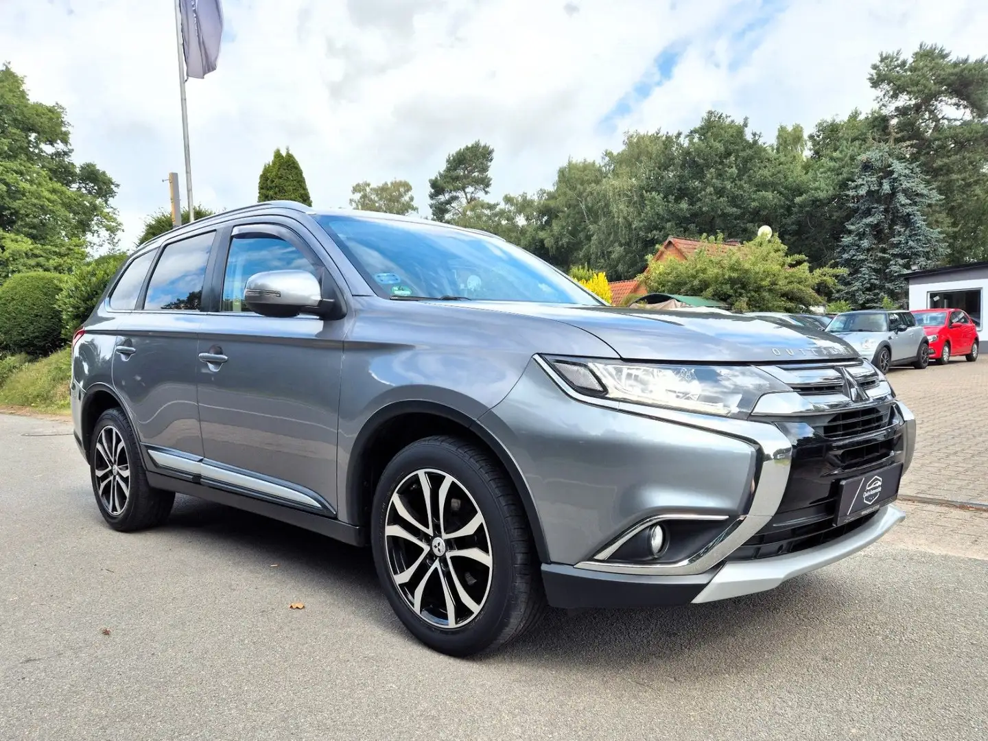 Mitsubishi Outlander SUV-Star 2WD ClearTec |1.Hand|AHK|SHG| Grau - 1