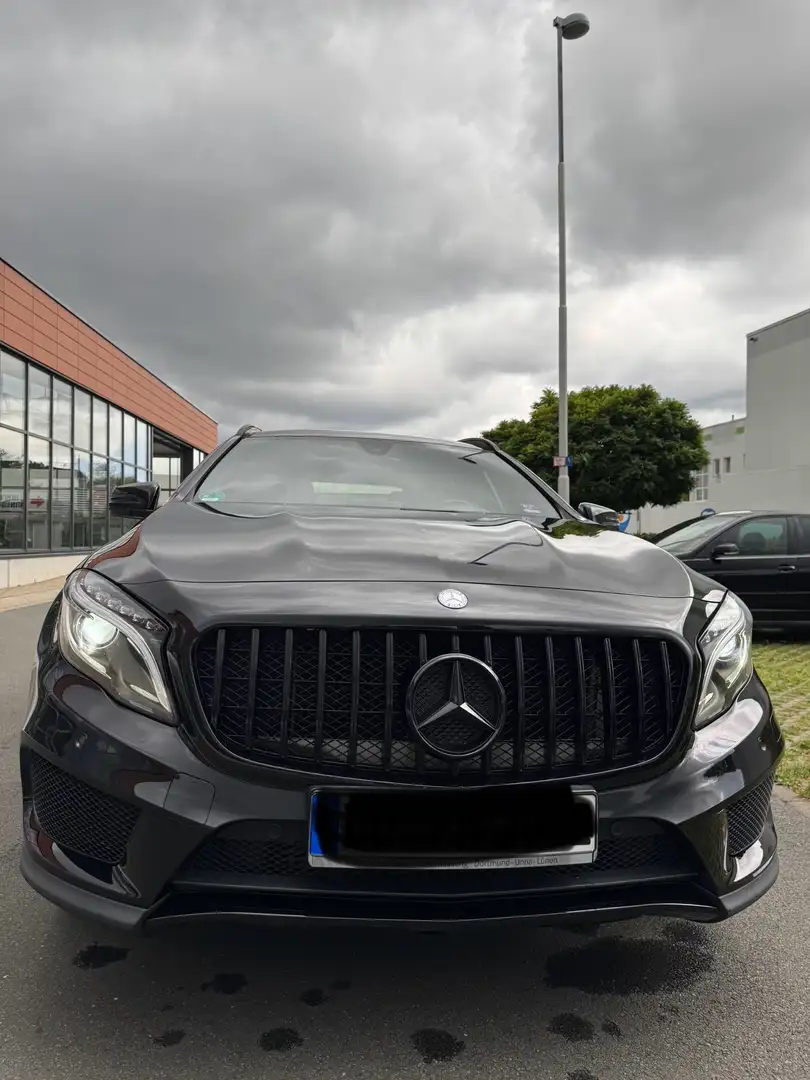 Mercedes-Benz GLA 220 GLA 220 CDI / d 4Matic (156.905) AMG Line Černá - 2