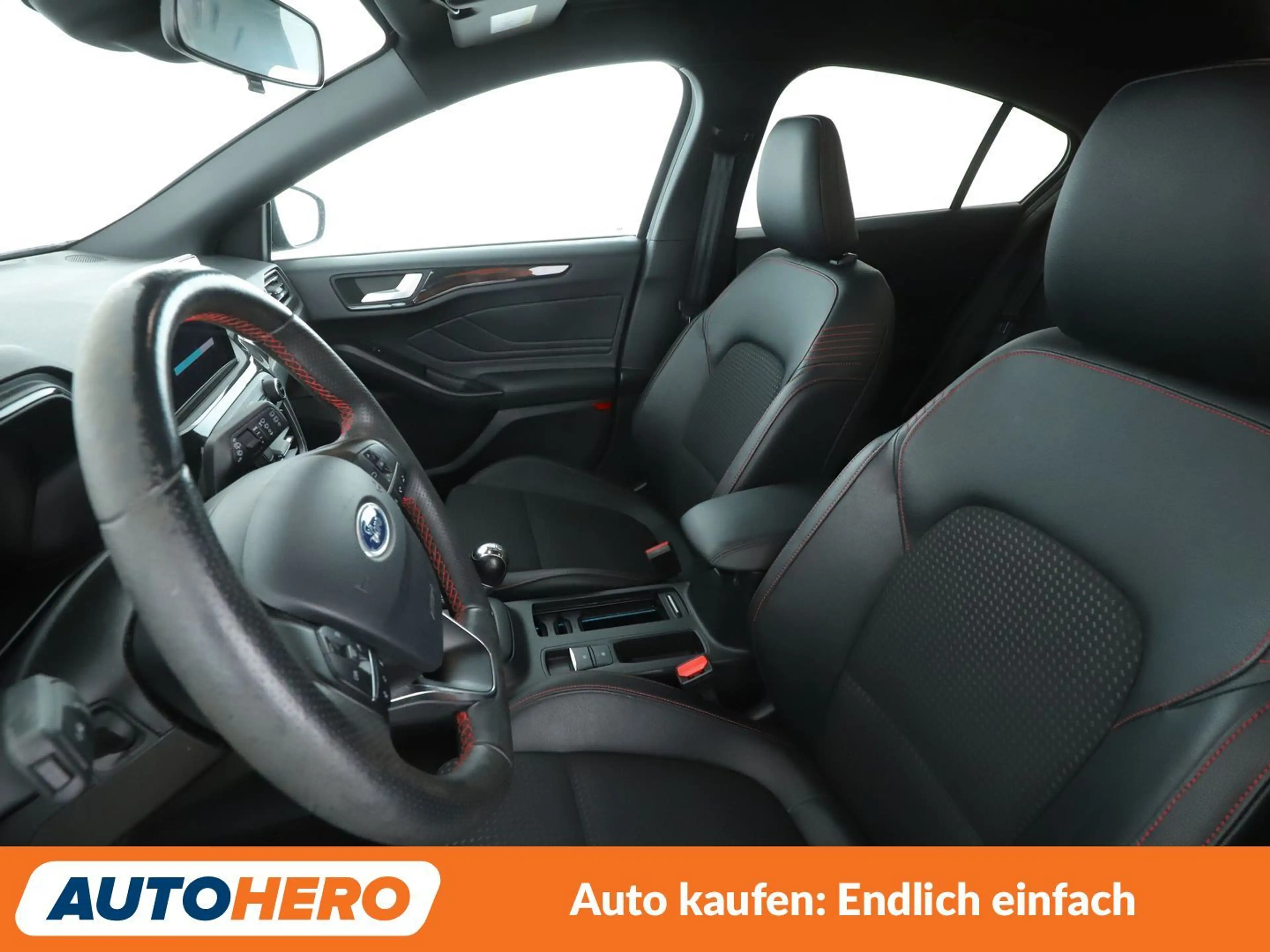 Ford Focus 1.0 EcoBoost ST-Line — photo 10