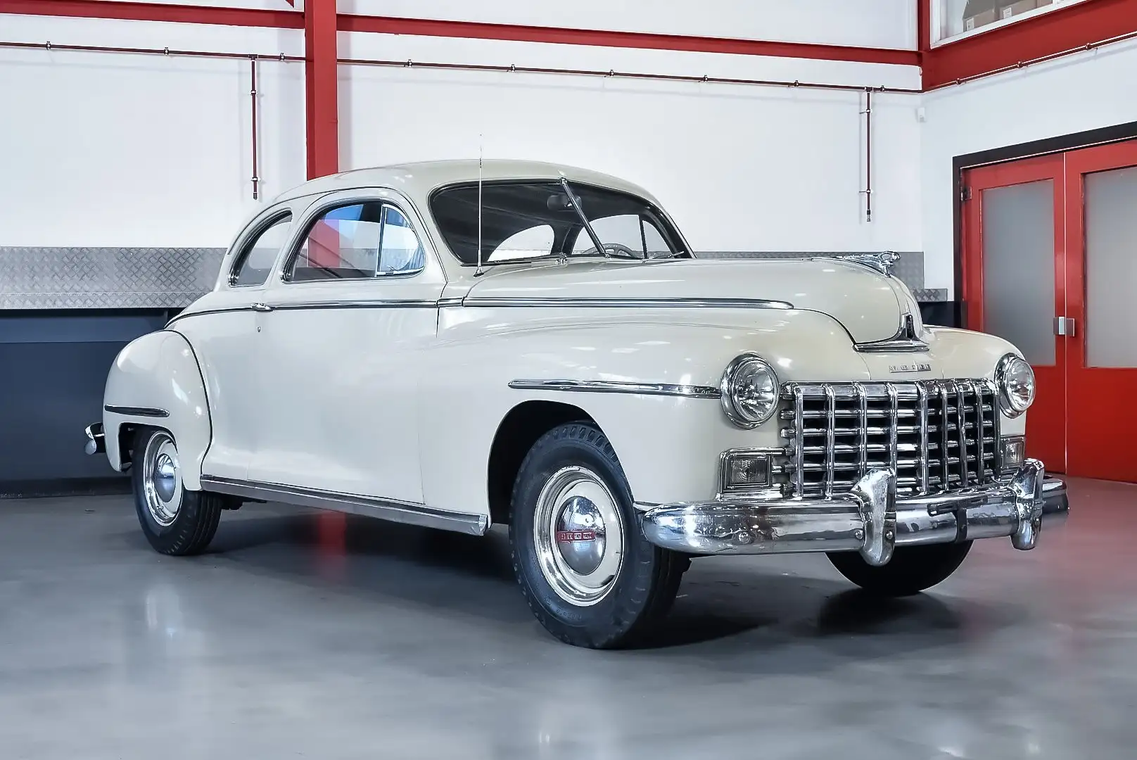 Dodge Dodge - Deluxe Coupe 230CI I6 - 1948 Blanco - 1