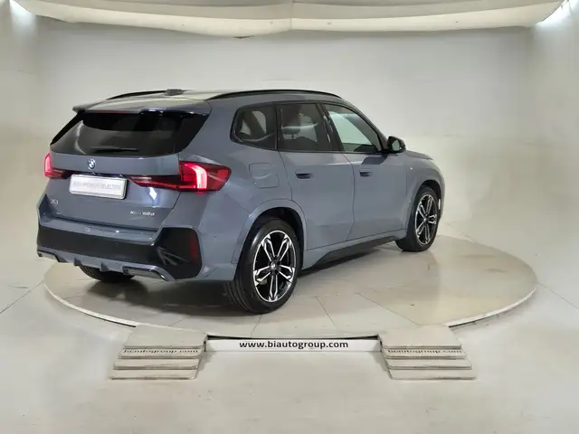 BMW X1 view 5