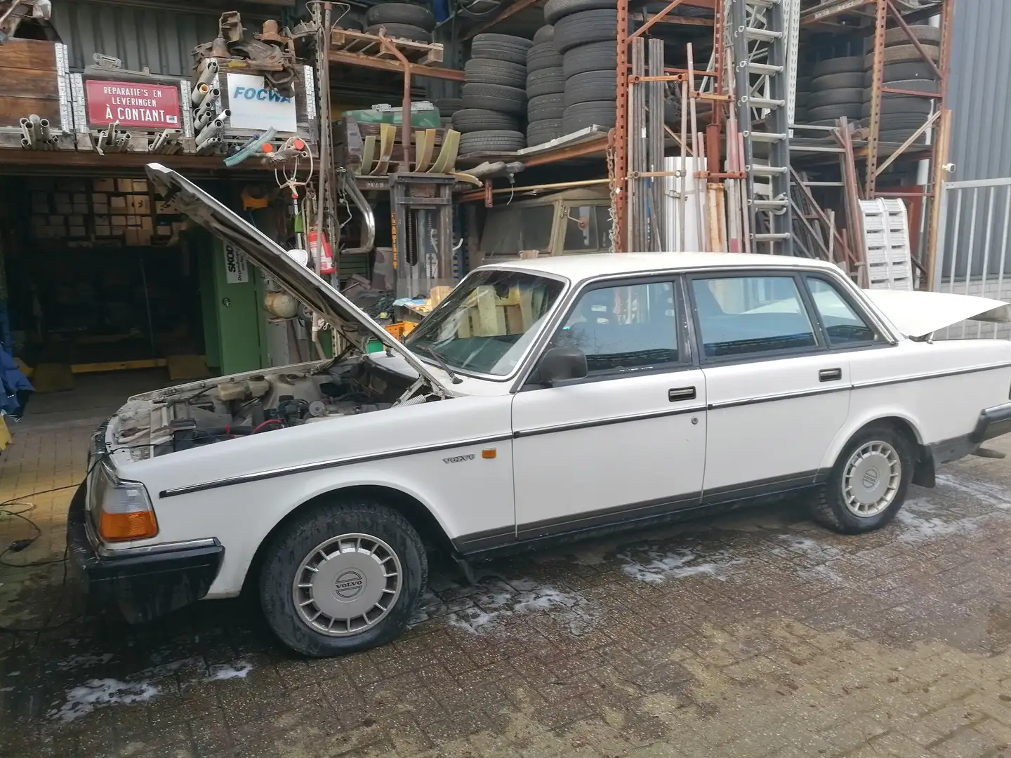 Volvo 240 2.3 GL K6 Polar Weiß - 1