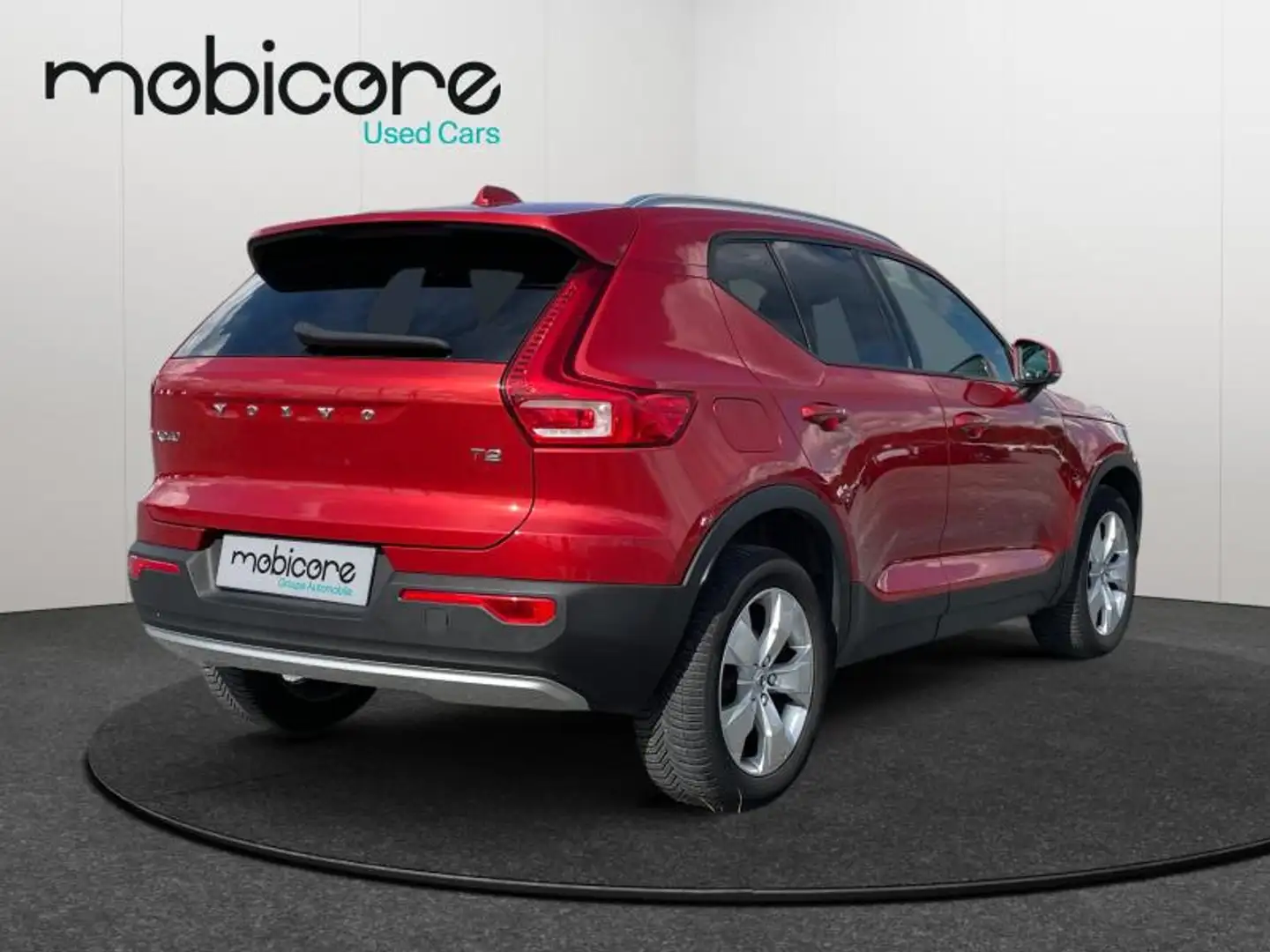 Volvo XC40 T2 Momentum / Essence Rouge - 2