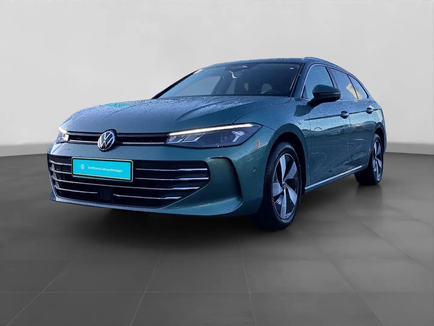 Volkswagen Passat Variant 2.0 TDI BUSINESS LED NAVI AHK Vert - 2