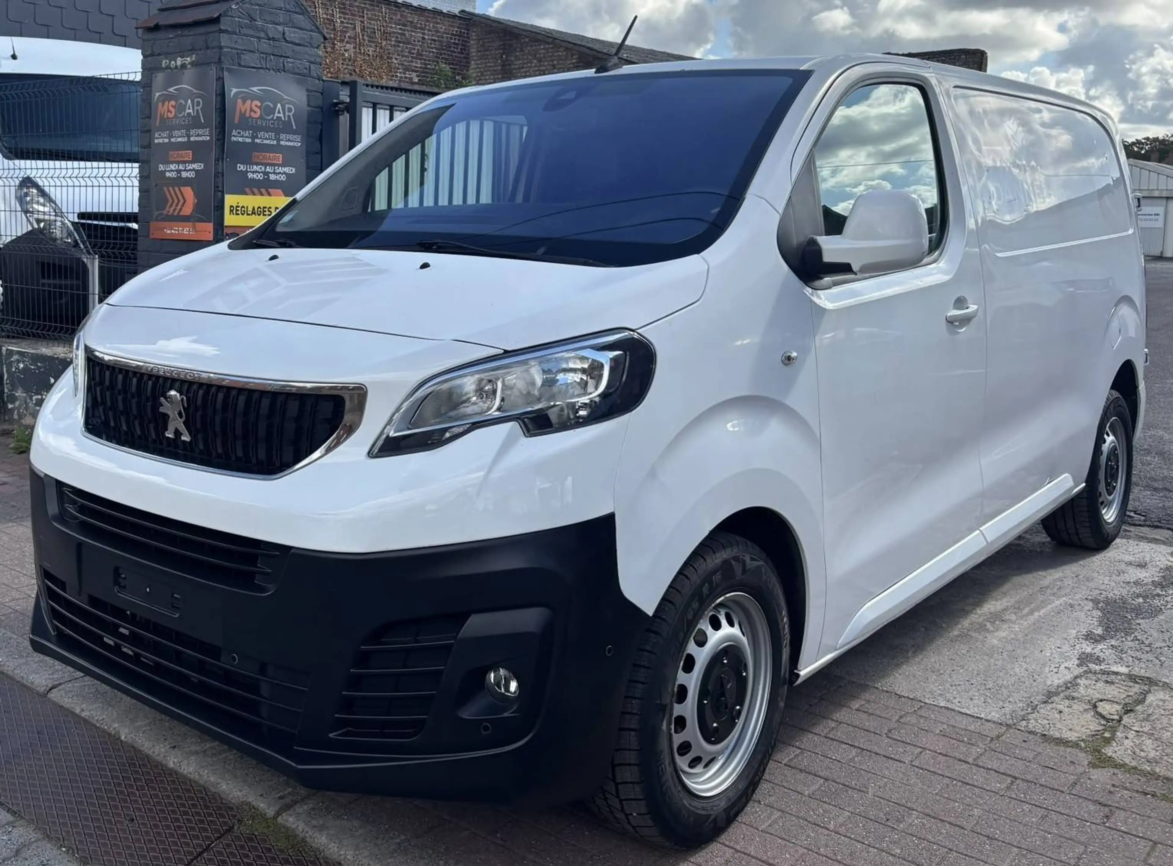 Peugeot Expert 2.0 Blue HDi 120 CV | L2H1 | 3 places | GPS | Caméra de recul