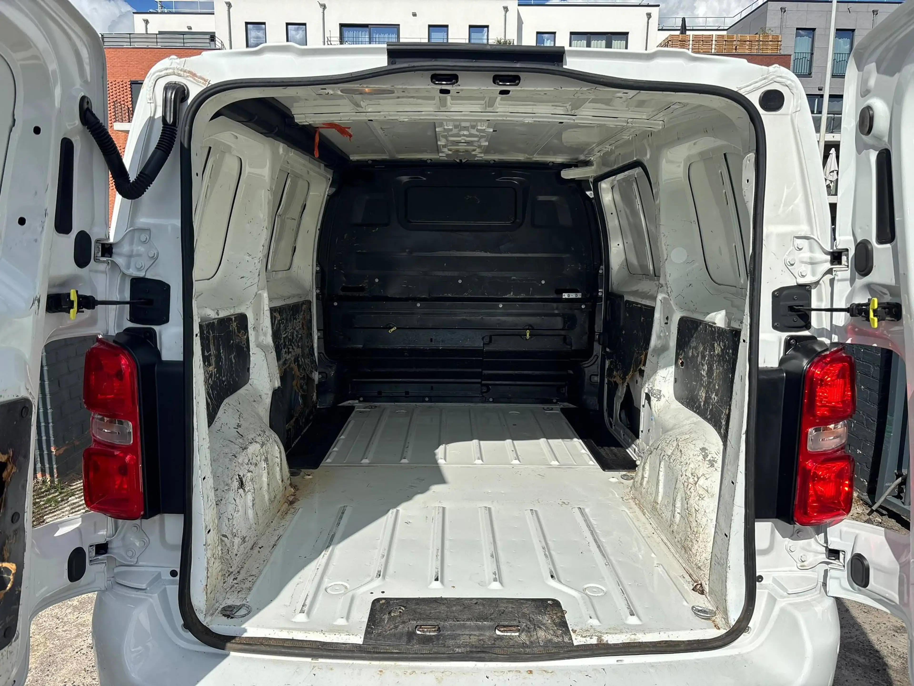 Peugeot Expert 2.0 Blue HDi 120 CV | L2H1 | 3 places | GPS | Caméra de recul — photo 10