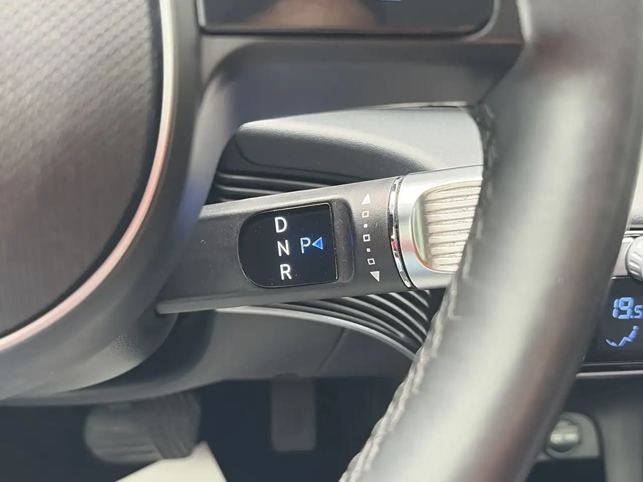 Hyundai IONIQ 5 photo Hyundai IONIQ 5