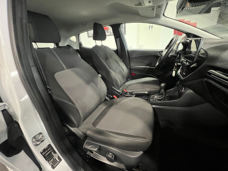 Ford Fiesta 1.1 **5-Türig*LED*SHZ*Tempomat*BT** — photo 15