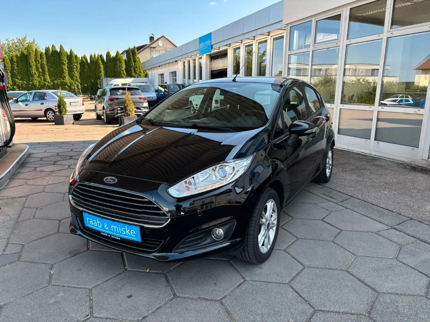 Ford Fiesta Trend *SHZ/PDC/Bluetooth* Noir - 1