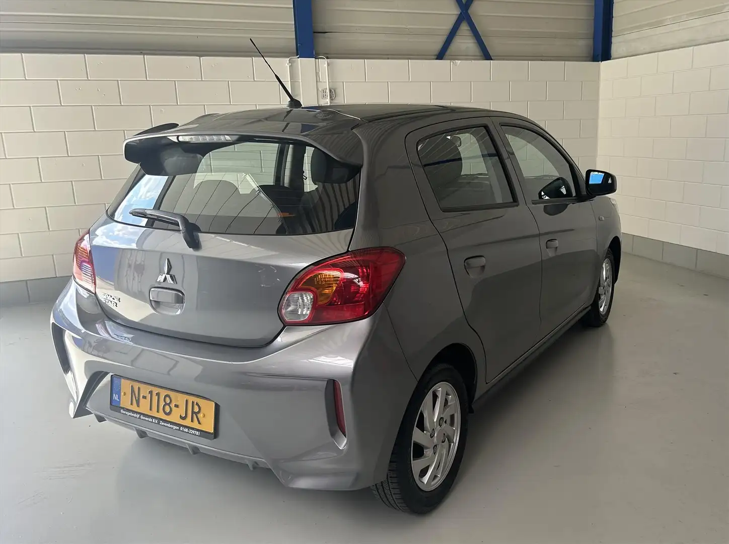 Mitsubishi Space Star 1.2 MIVEC ClearTec 71pk, Airco, Touchscreen, DAB+ Grijs - 2