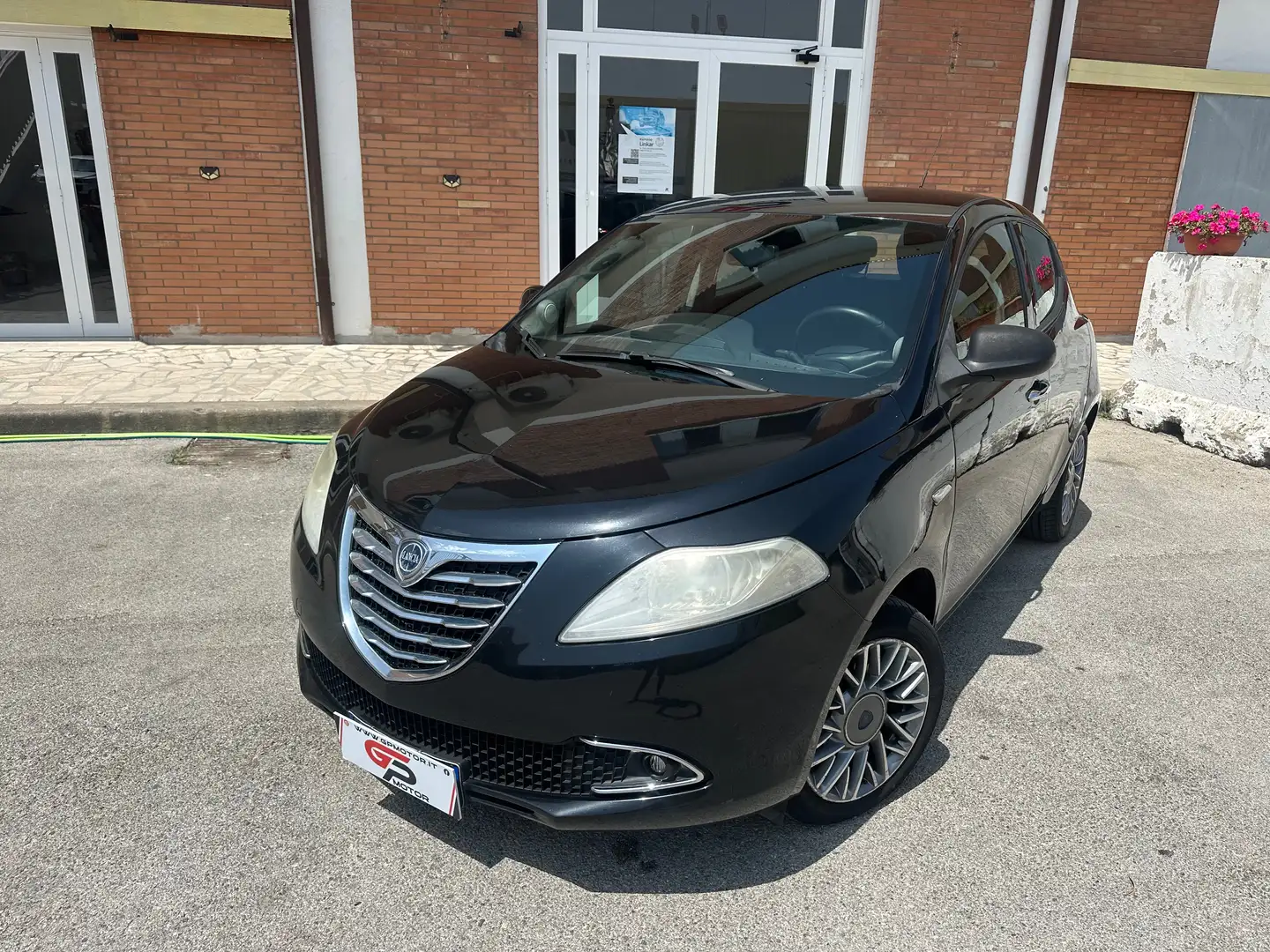 Lancia Ypsilon 1.3 MULTIJET*95CV*PLATINUM*OK NEOPATENTATI*MANUALE Schwarz - 2