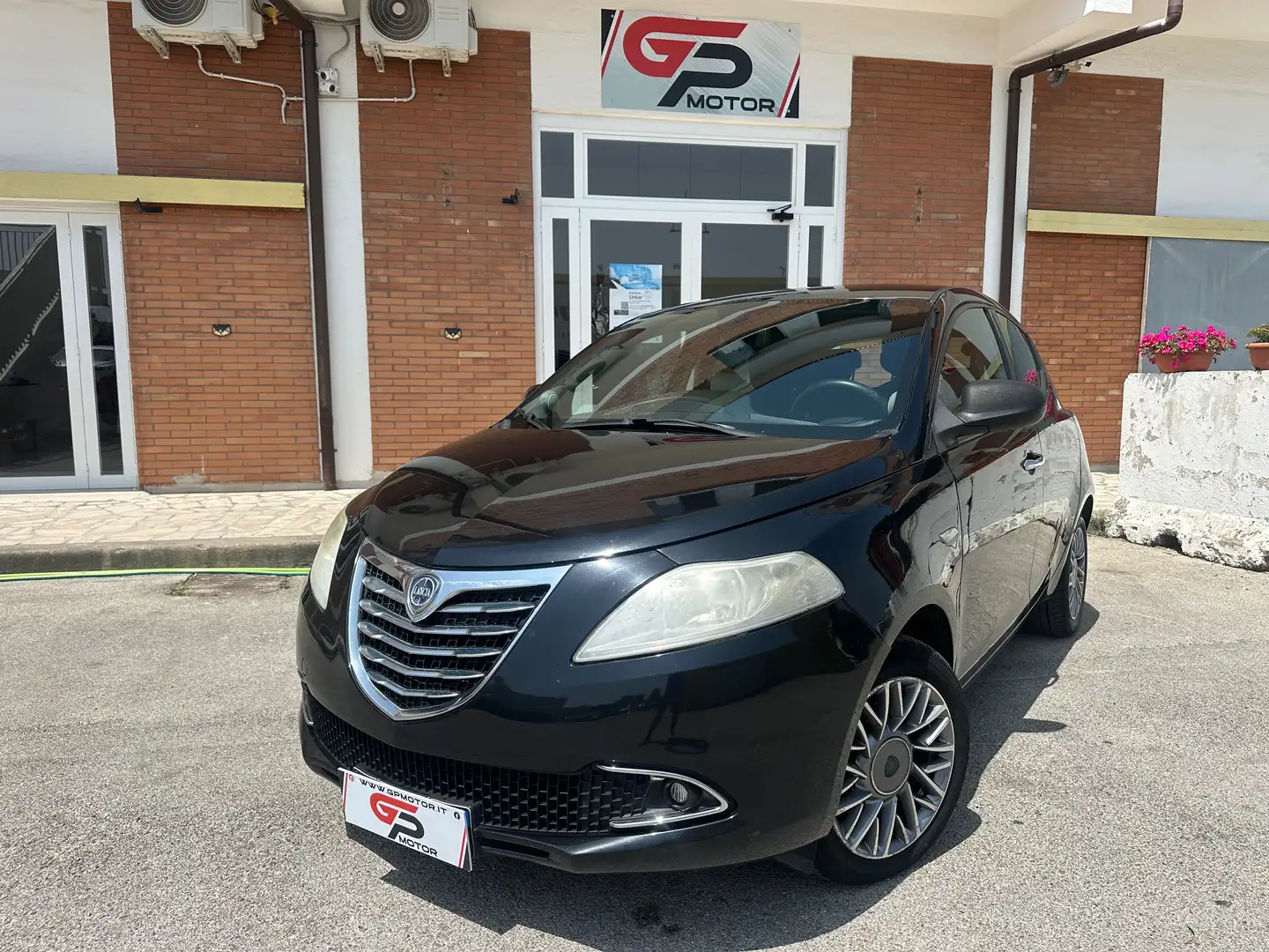 Lancia Ypsilon 1.3 MULTIJET*95CV*PLATINUM*OK NEOPATENTATI*MANUALE Schwarz - 1