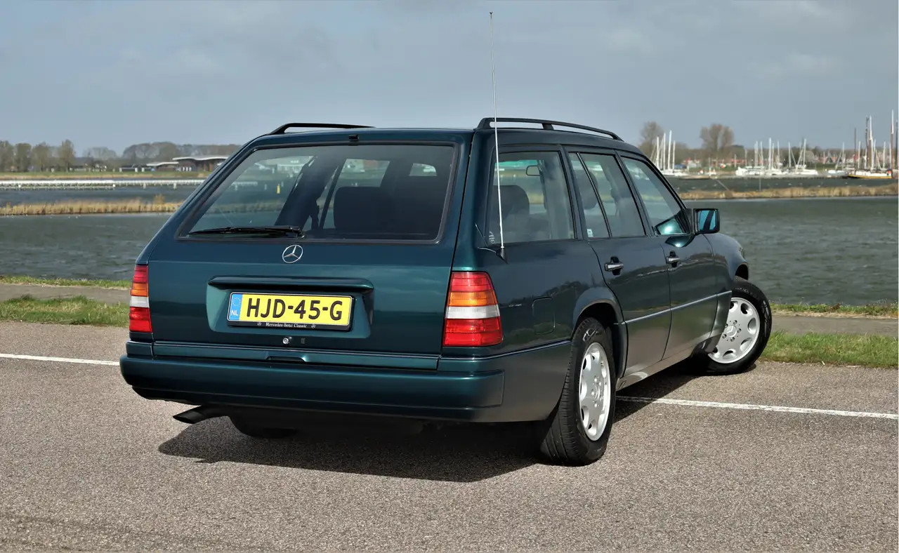 Mercedes-Benz E 200 Combi E S124 Youngtimer 141462km, foto 4