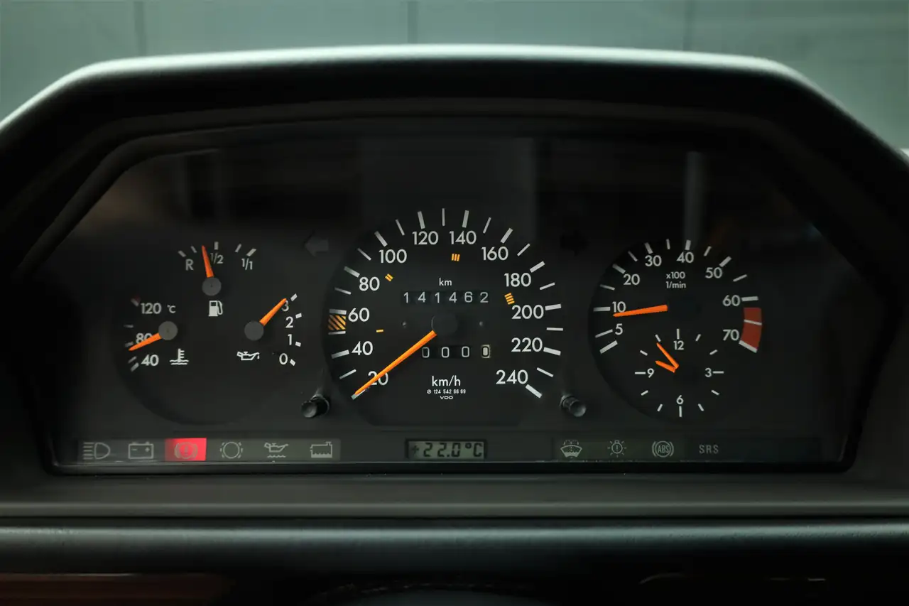Mercedes-Benz E 200 Combi E S124 Youngtimer 141462km, foto 5