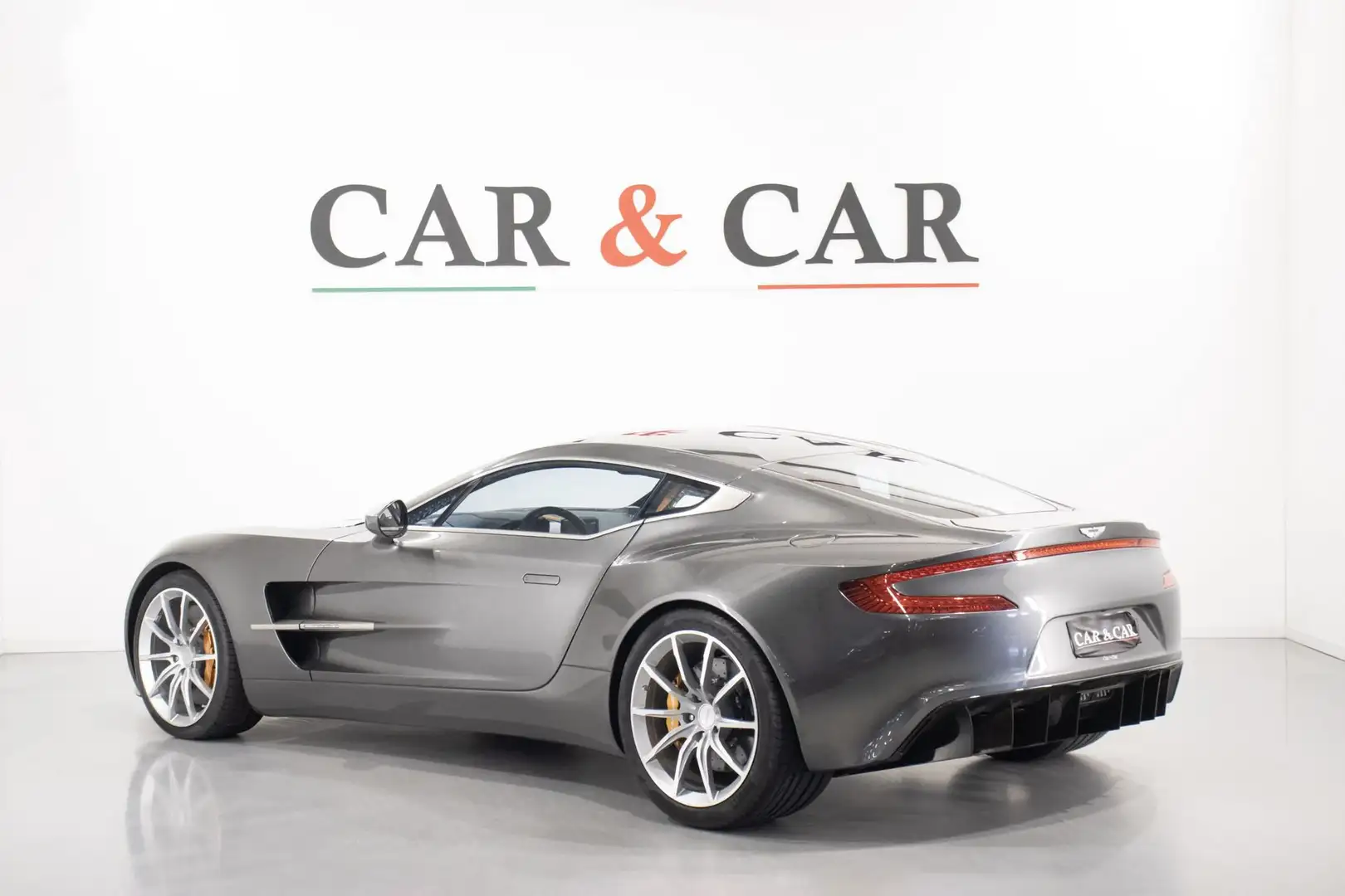 Aston Martin ONE-77 - 2