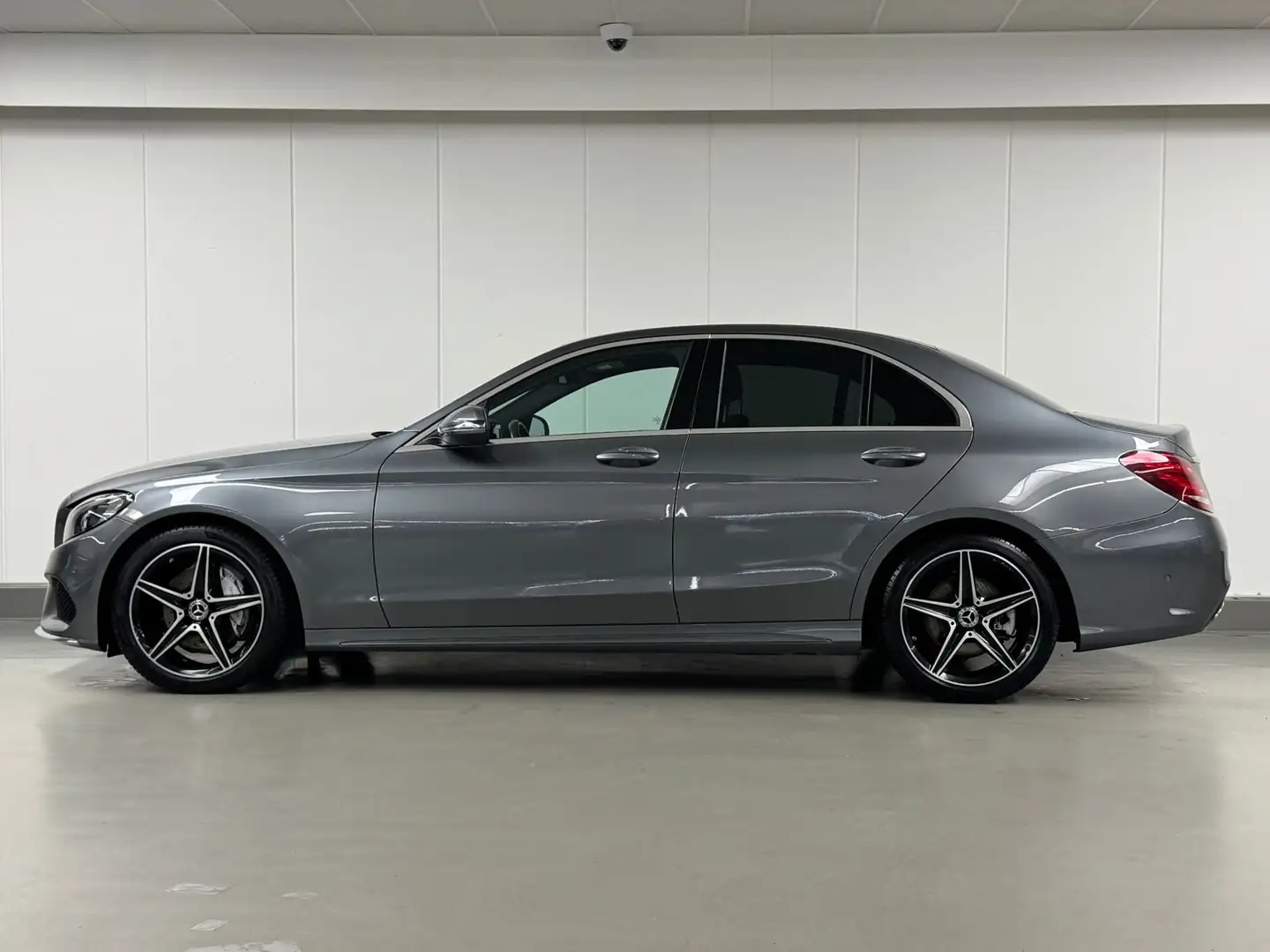 Mercedes-Benz C 220 D AMG LINE !! 59000 KM !! CAMERA GPS CUIR AUTO REG Gris - 2