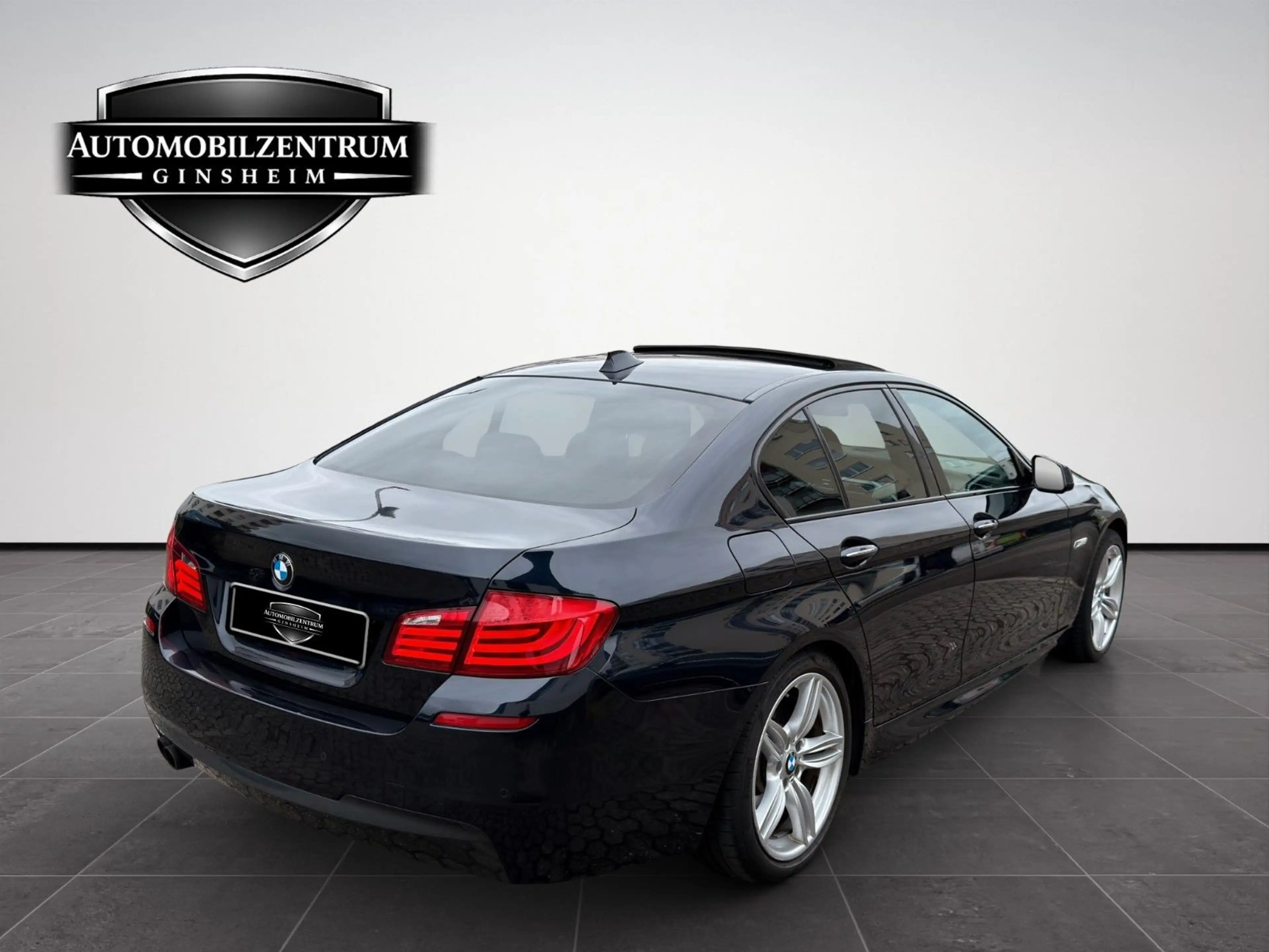 BMW 528 i F10 M-PAKET GEPFLEGT FAHRSPASS PUR! — photo 10