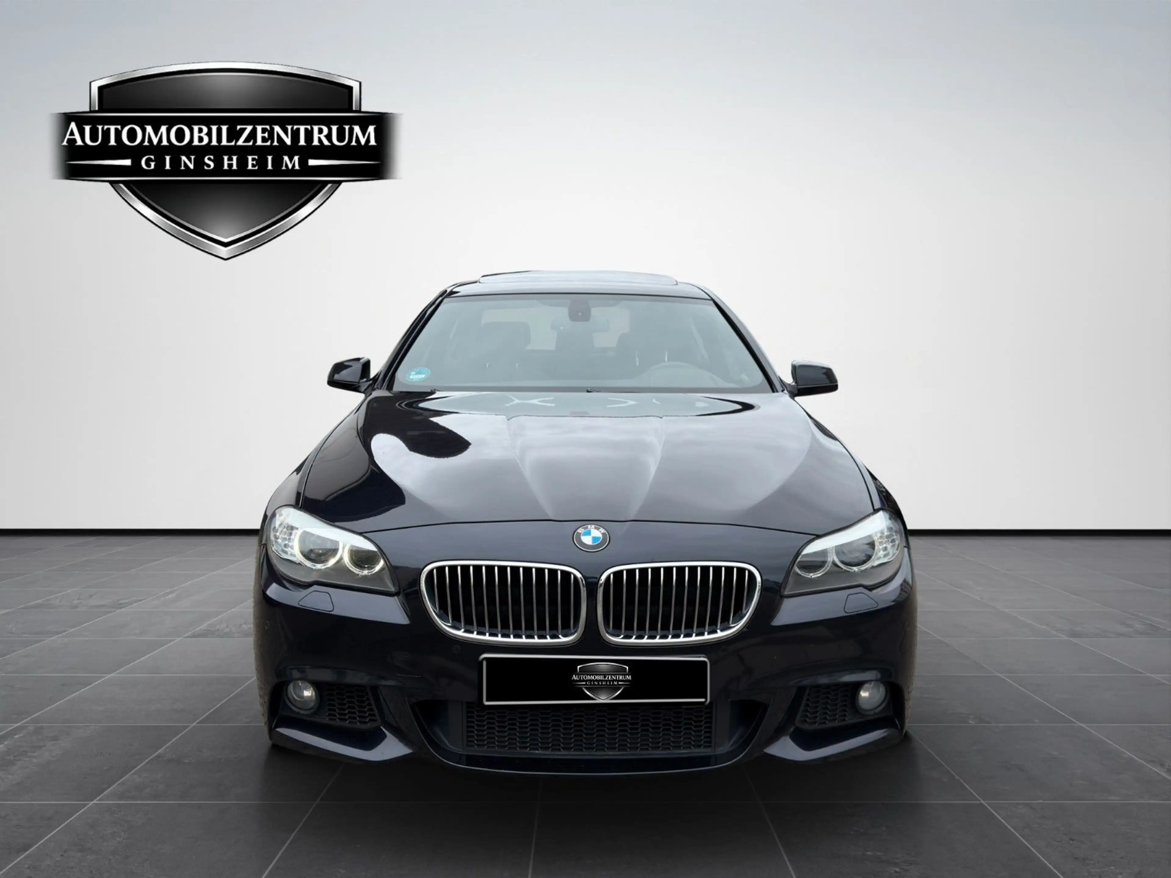 BMW 528 i F10 M-PAKET GEPFLEGT FAHRSPASS PUR! — photo 4