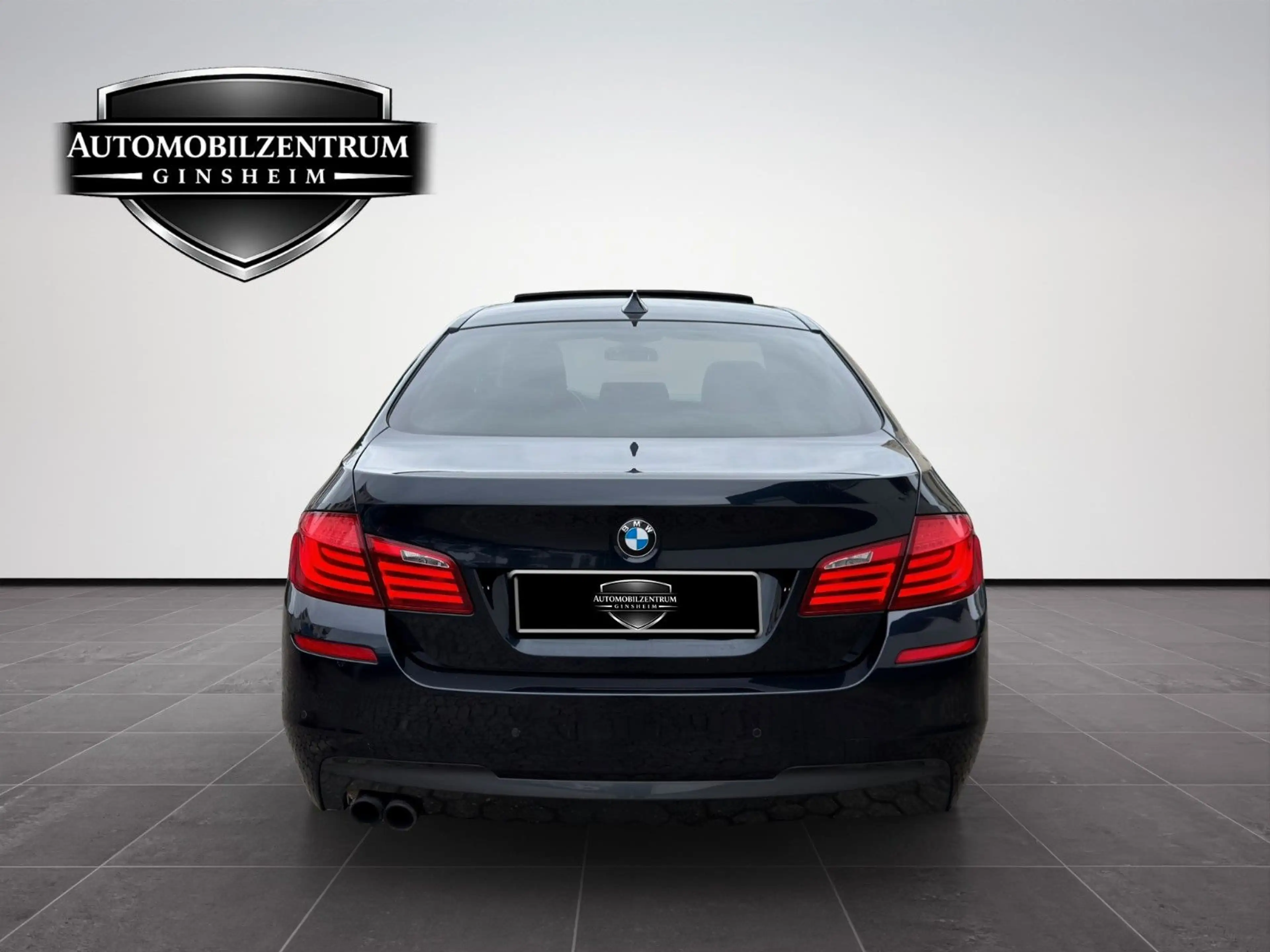 BMW 528 i F10 M-PAKET GEPFLEGT FAHRSPASS PUR! — photo 7