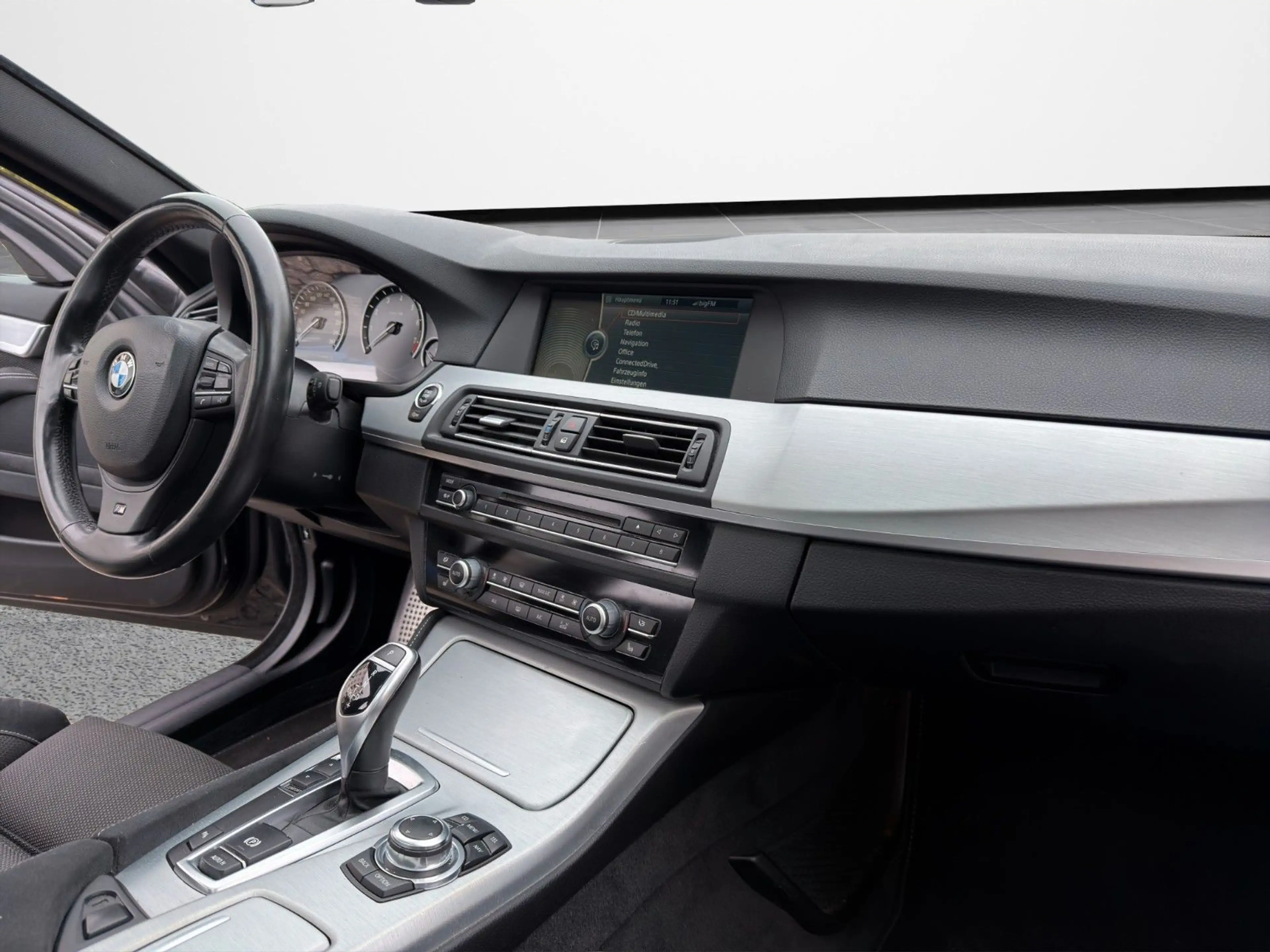 BMW 528 i F10 M-PAKET GEPFLEGT FAHRSPASS PUR! — photo 12