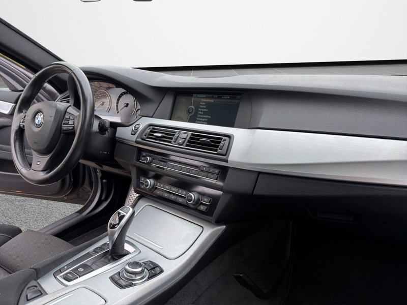 BMW 528 i F10 M-PAKET GEPFLEGT FAHRSPASS PUR! — photo 12